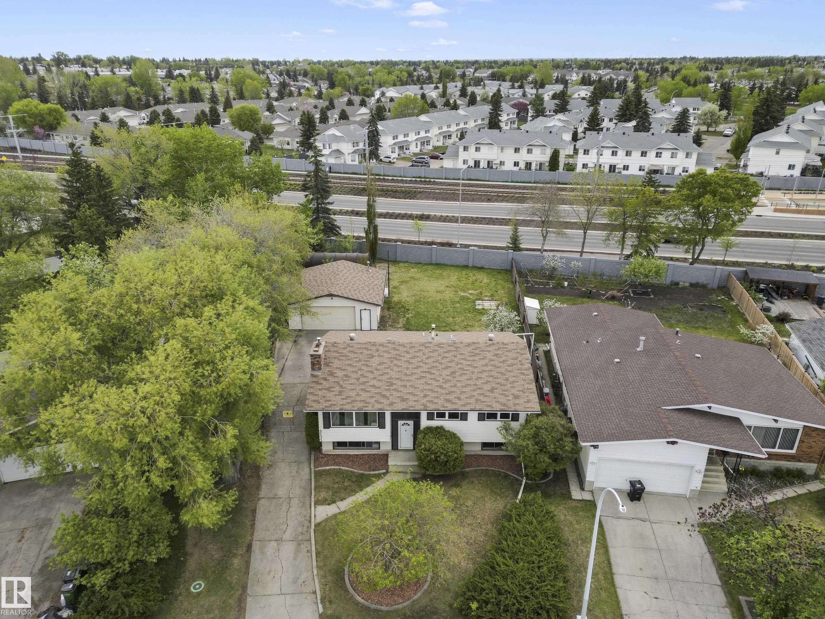 Edmonton, AB T6K 1M1,3135 67 ST NW