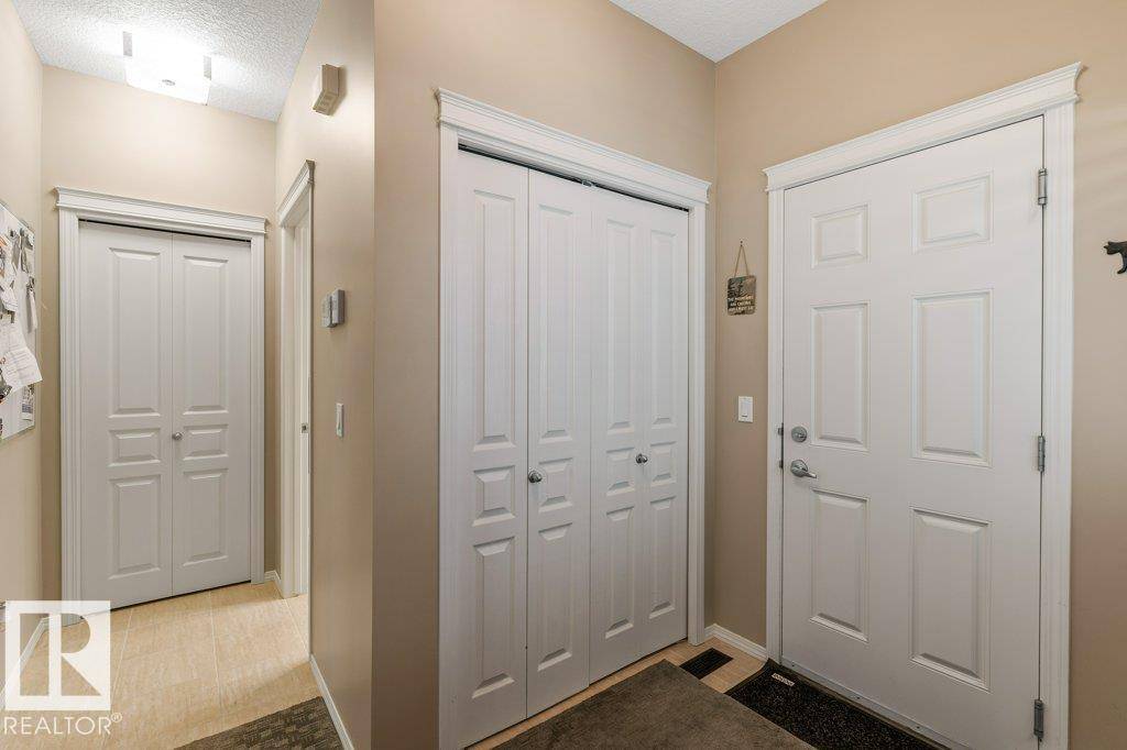 Edmonton, AB T5Z 0M5,7023 174 AV NW
