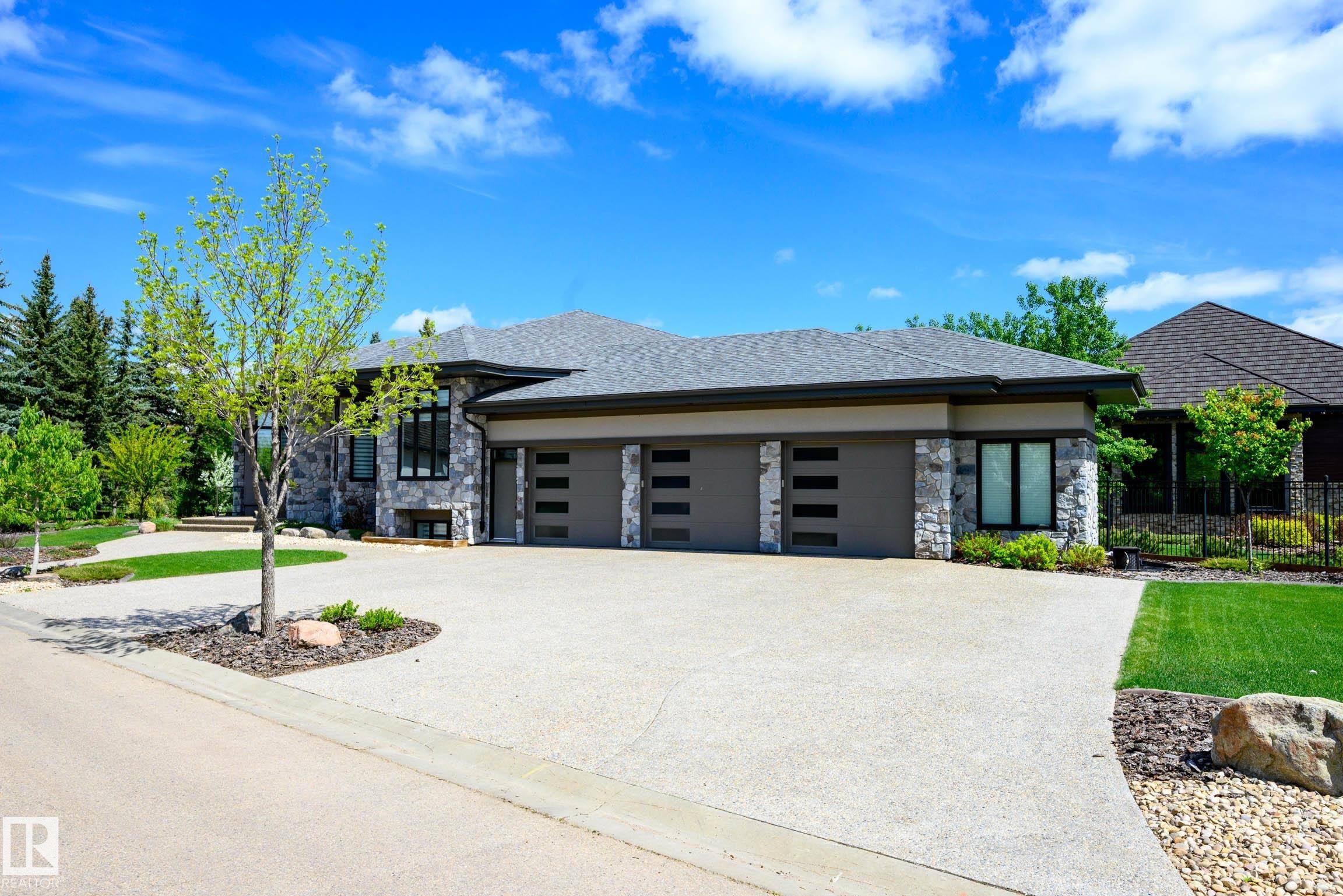 Edmonton, AB T6M 2N2,4605 DONSDALE DR NW