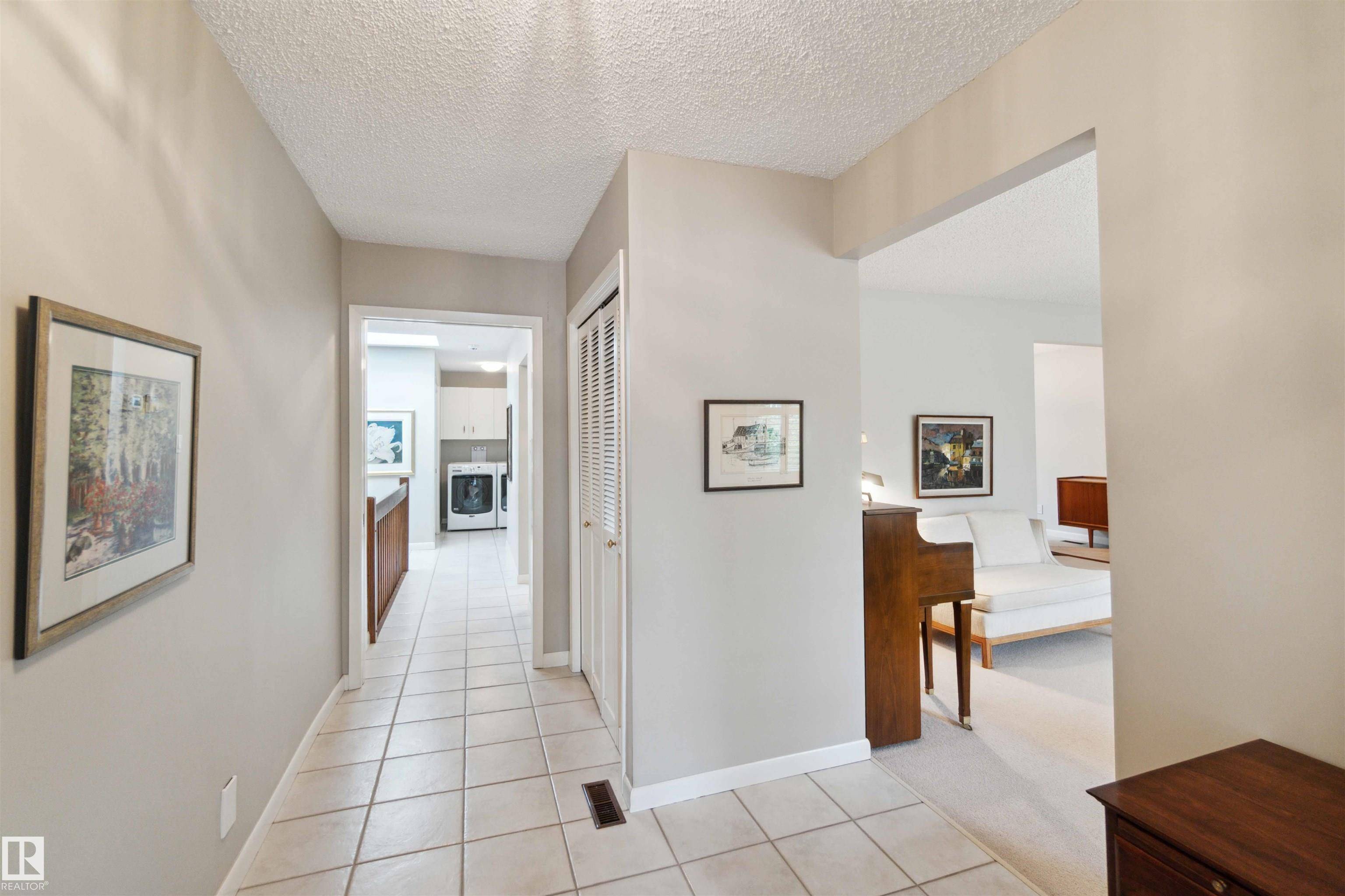 Edmonton, AB T6H 3Z3,4727 139 ST NW