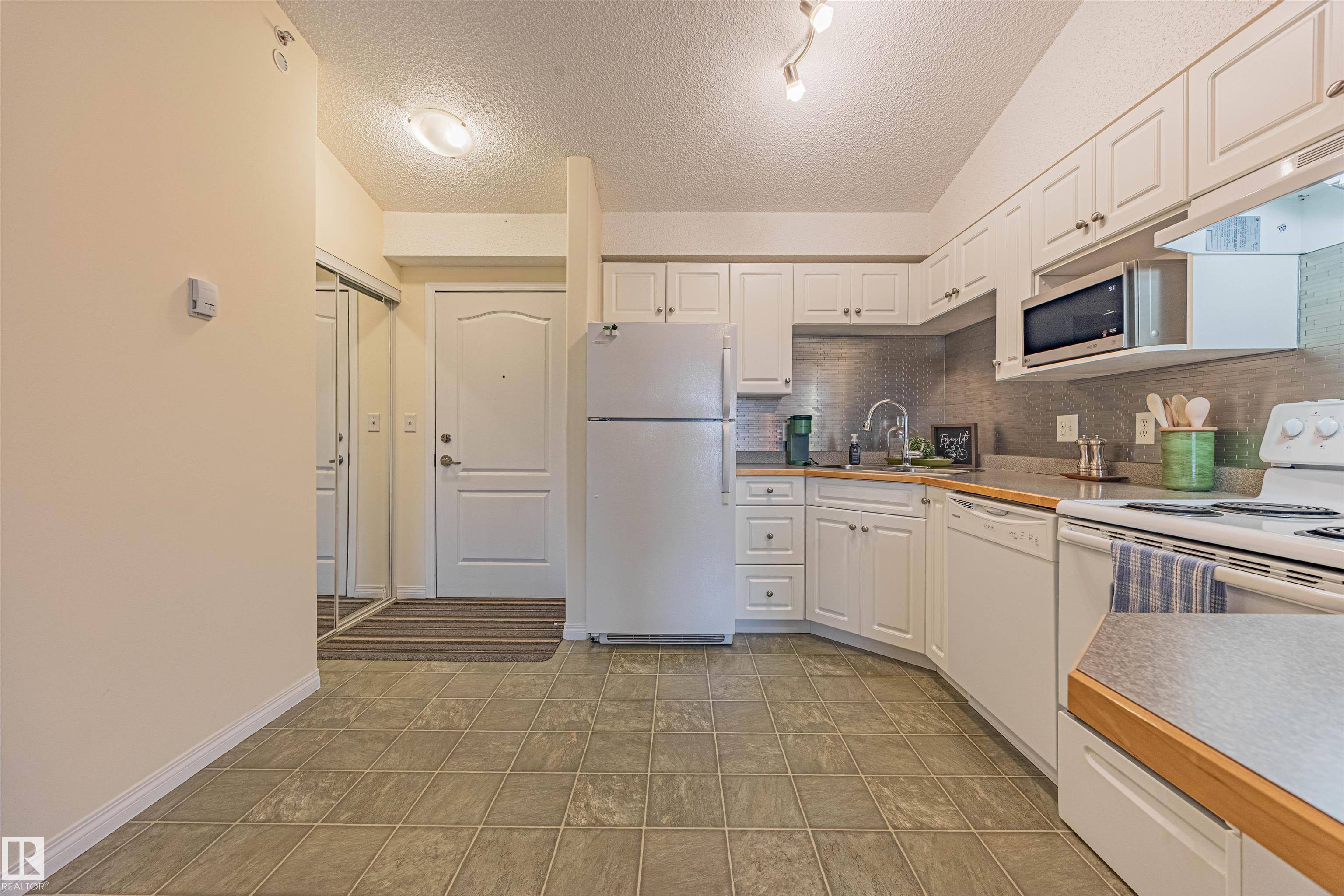 Edmonton, AB T5T 6S7,#516 7511 171 ST NW