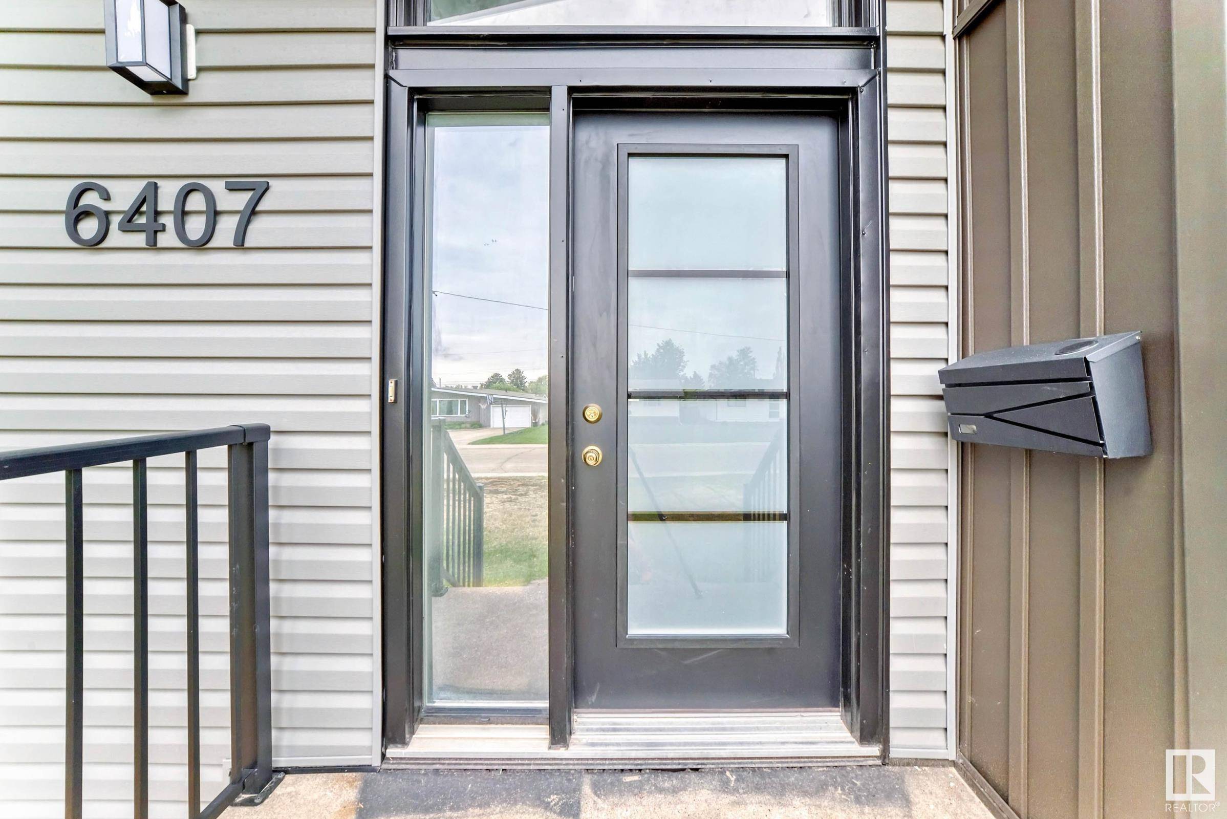 Edmonton, AB T6B 0T5,6407 92A AV NW