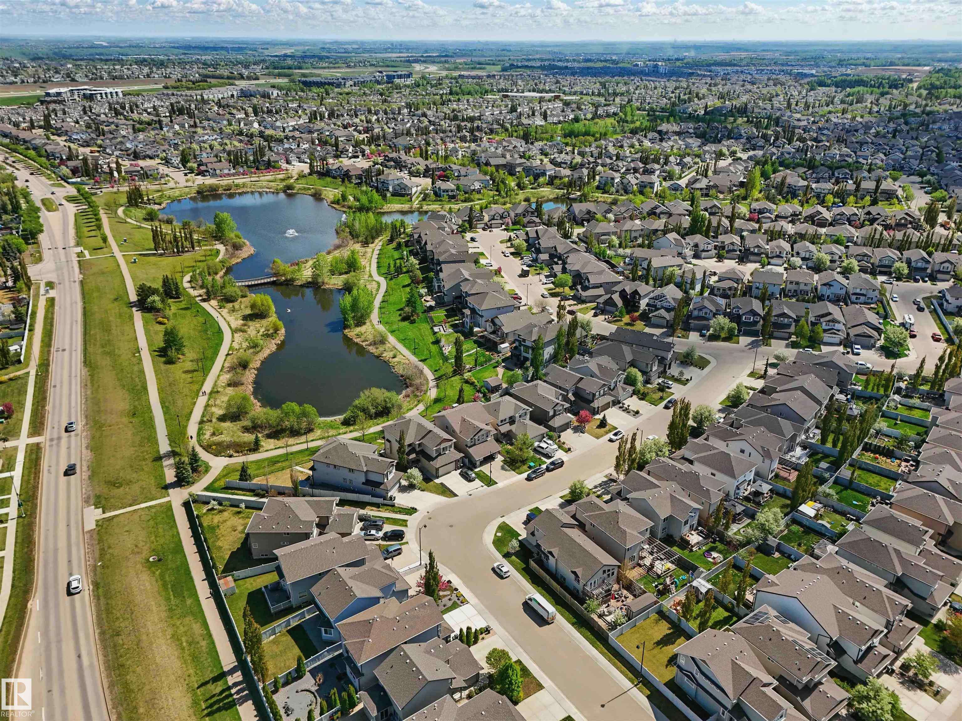 Edmonton, AB T6M 0L6,6010 207A ST NW