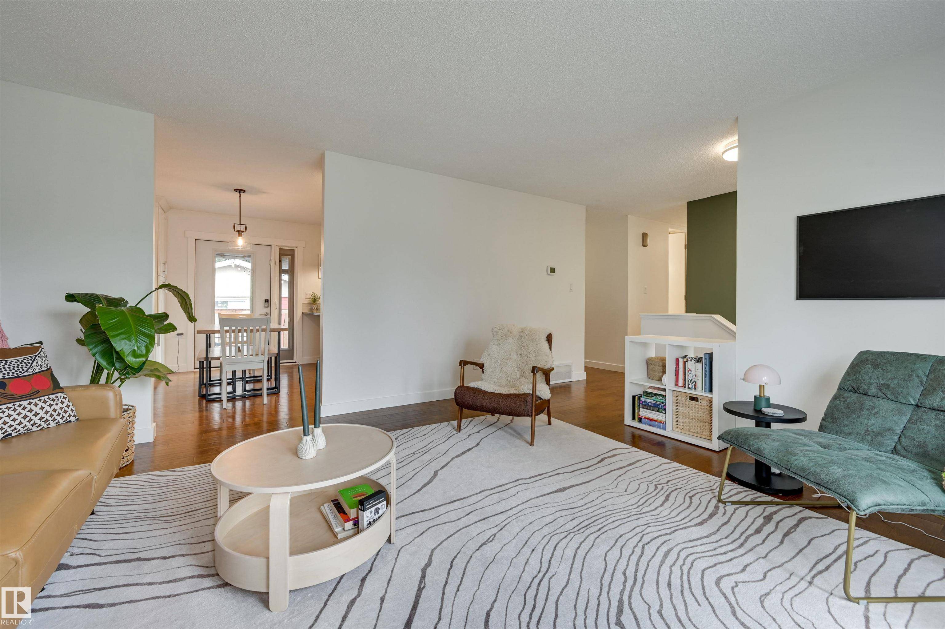 Edmonton, AB T6J 0L3,11427 38 AV NW