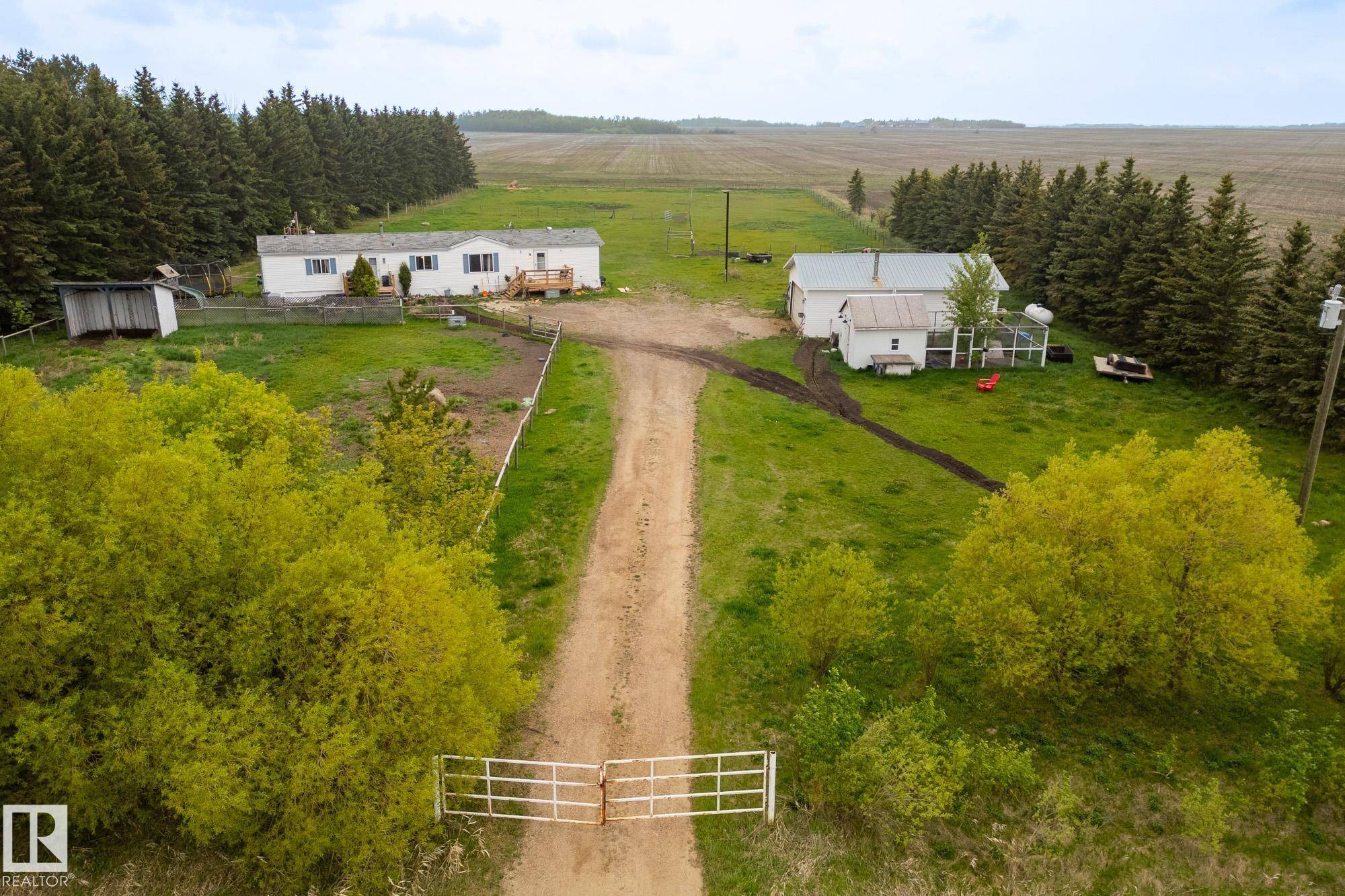 Rural Sturgeon County, AB T8R 1P4,55524 RGE ROAD 261