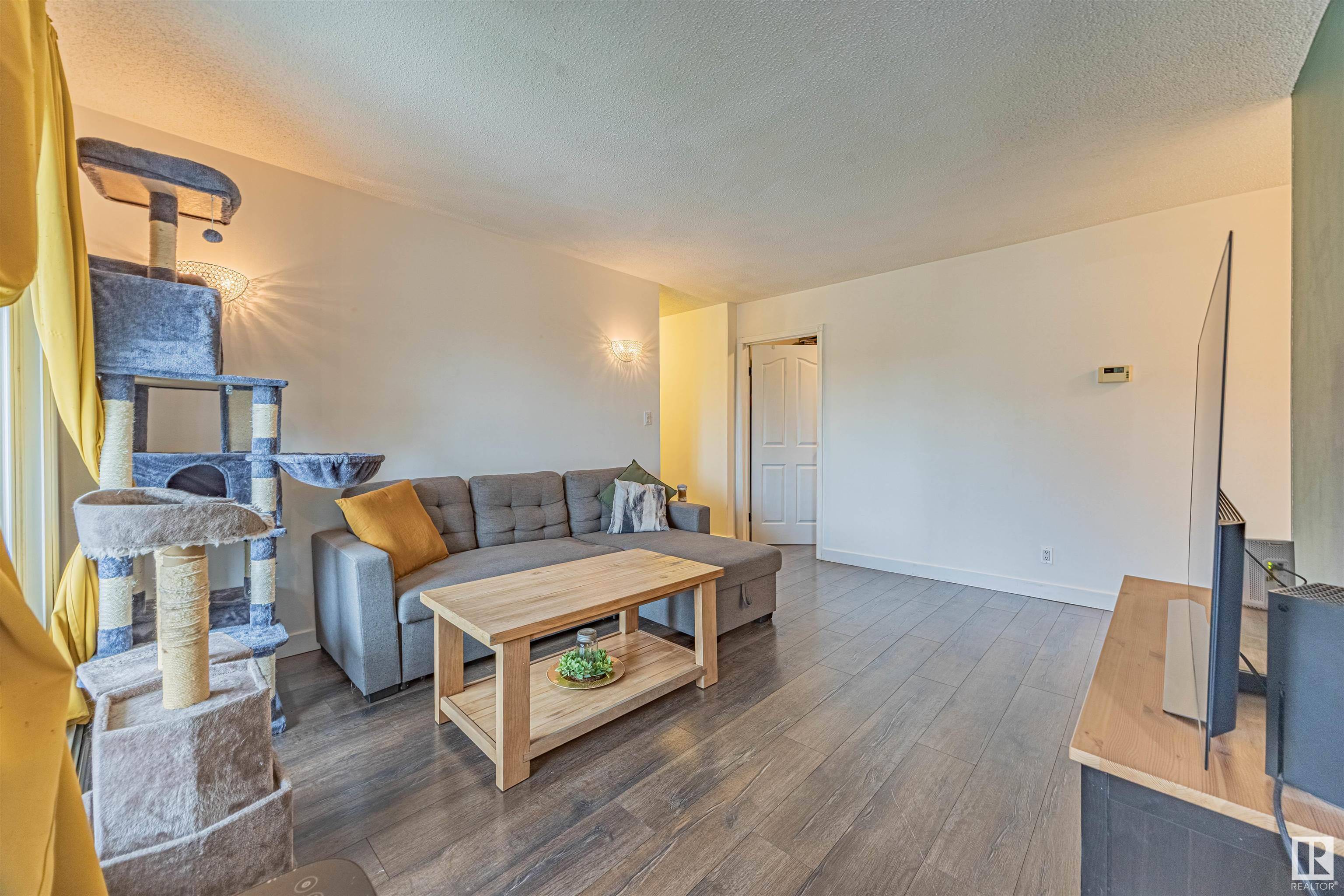 Edmonton, AB T5T 2R1,#303 7407 171 ST NW