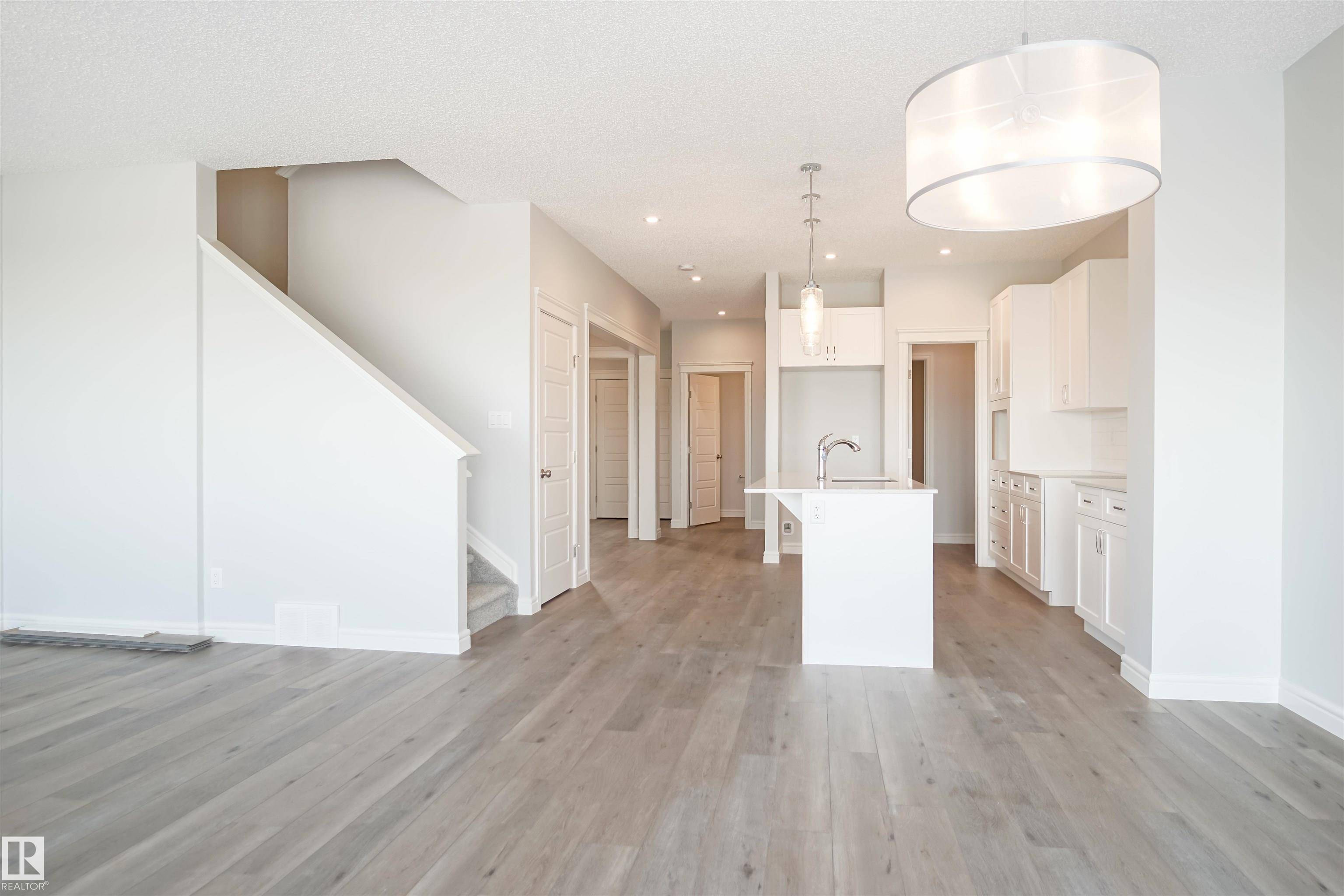 Edmonton, AB T5Z 0V6,18147 73 ST NW