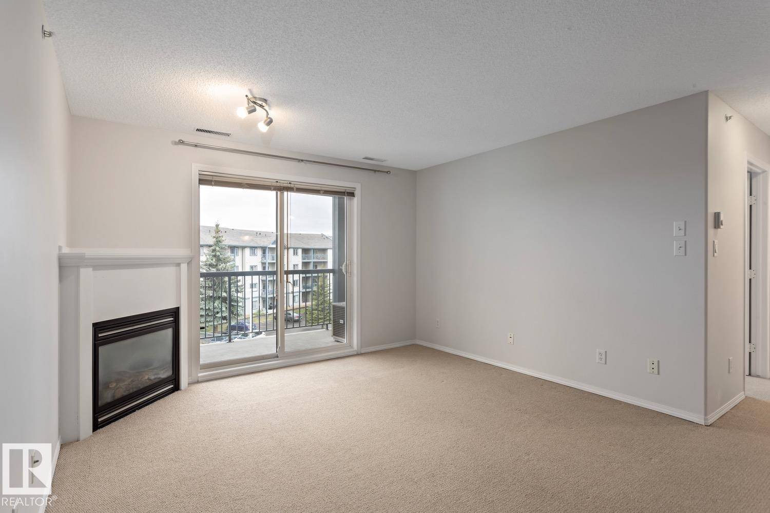 Edmonton, AB T5Z 3Y5,#446 16311 95 ST NW