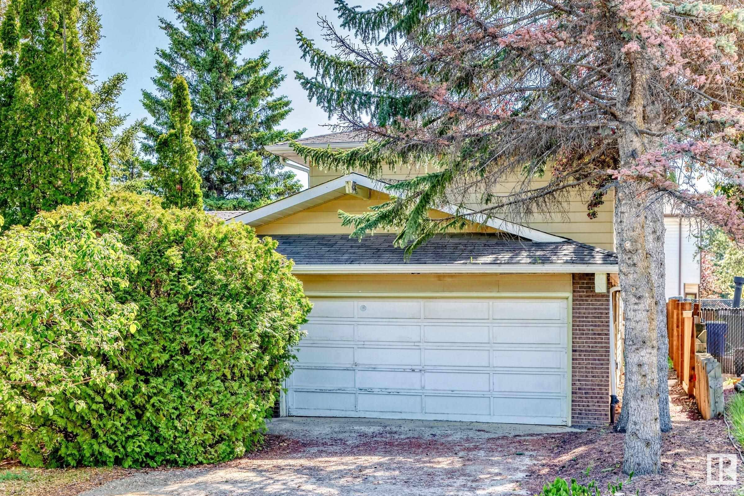Edmonton, AB T5T 1C3,280 WESTRIDGE RD NW