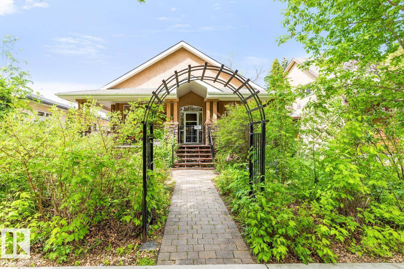 Edmonton, AB T6C 3W8,9232 95 ST NW