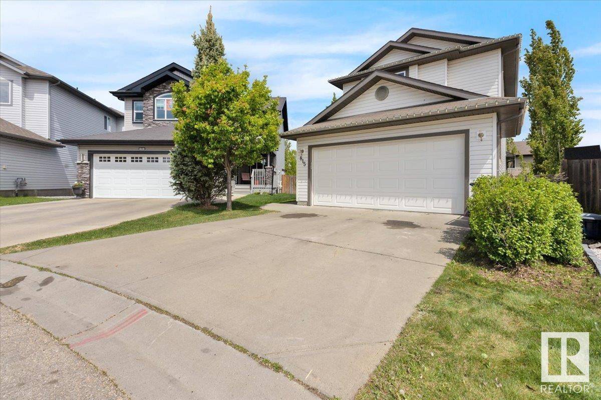 Sherwood Park, AB T8A 4T2,815 FOXWOOD BA