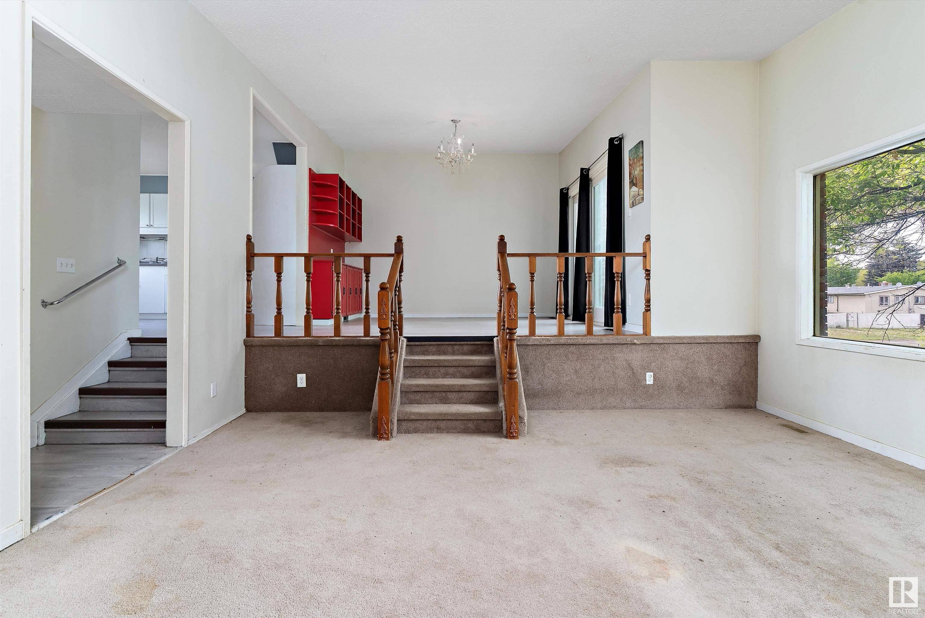 Edmonton, AB T5B 4P8,8503/8505 123 AV NW