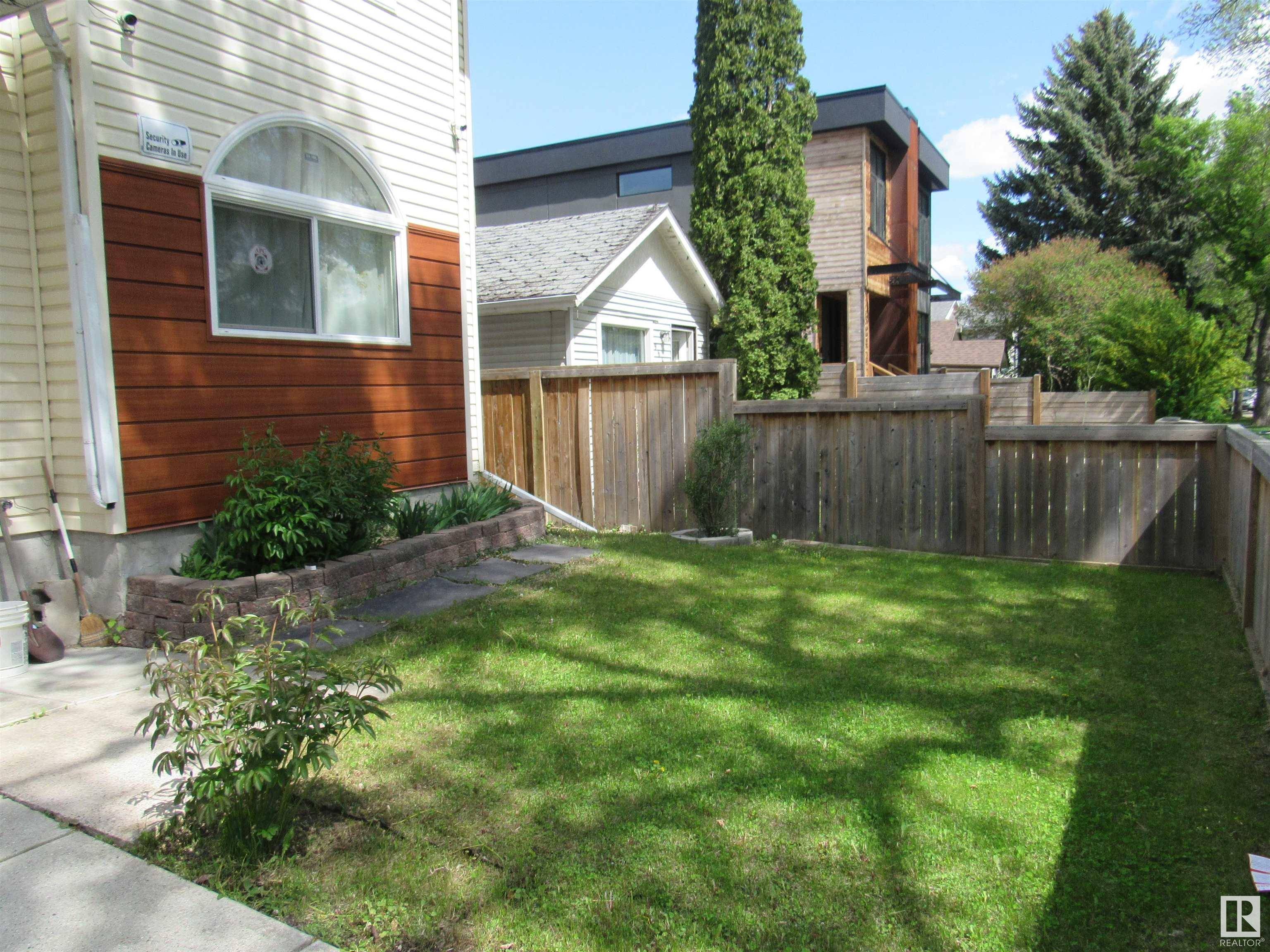 Edmonton, AB T6E 1B2,9646 73 AV NW