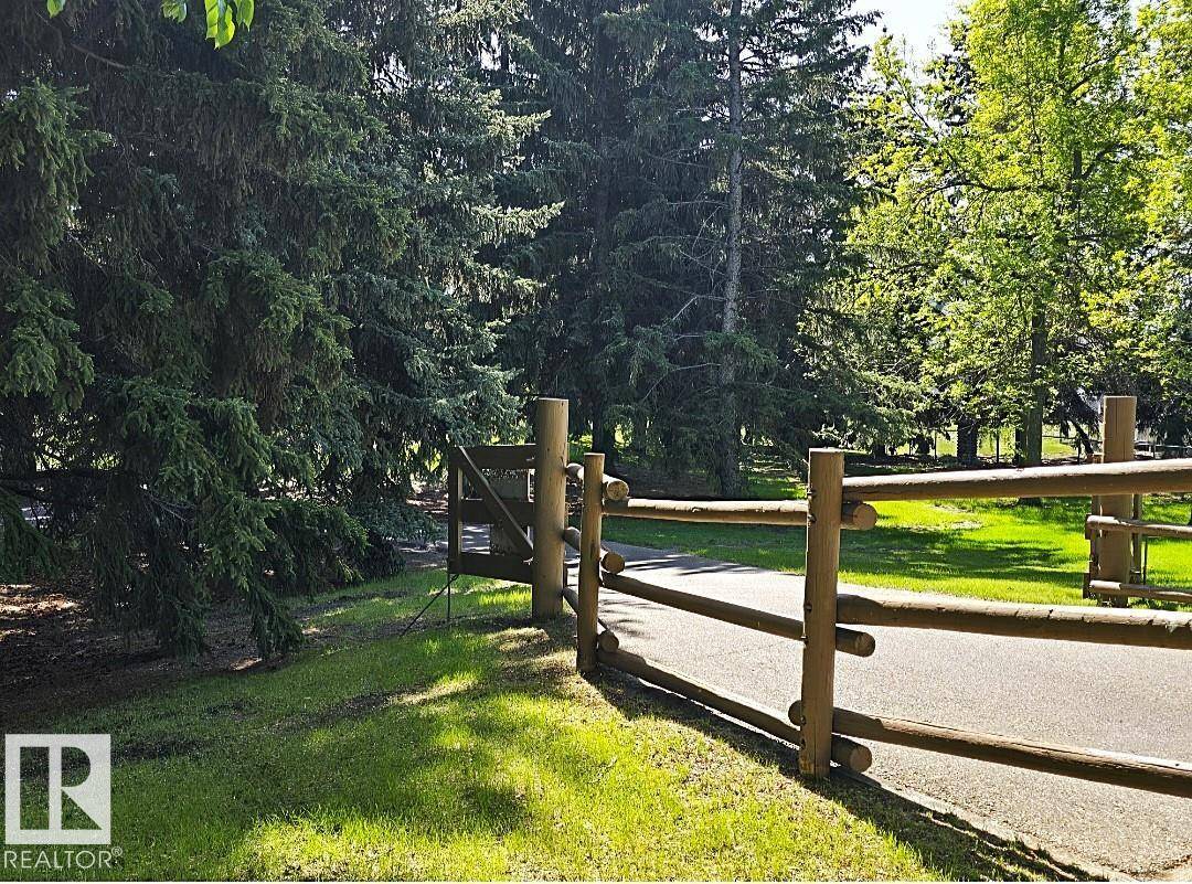 Spruce Grove, AB T7X 2Z3,17 FIELDSTONE DR