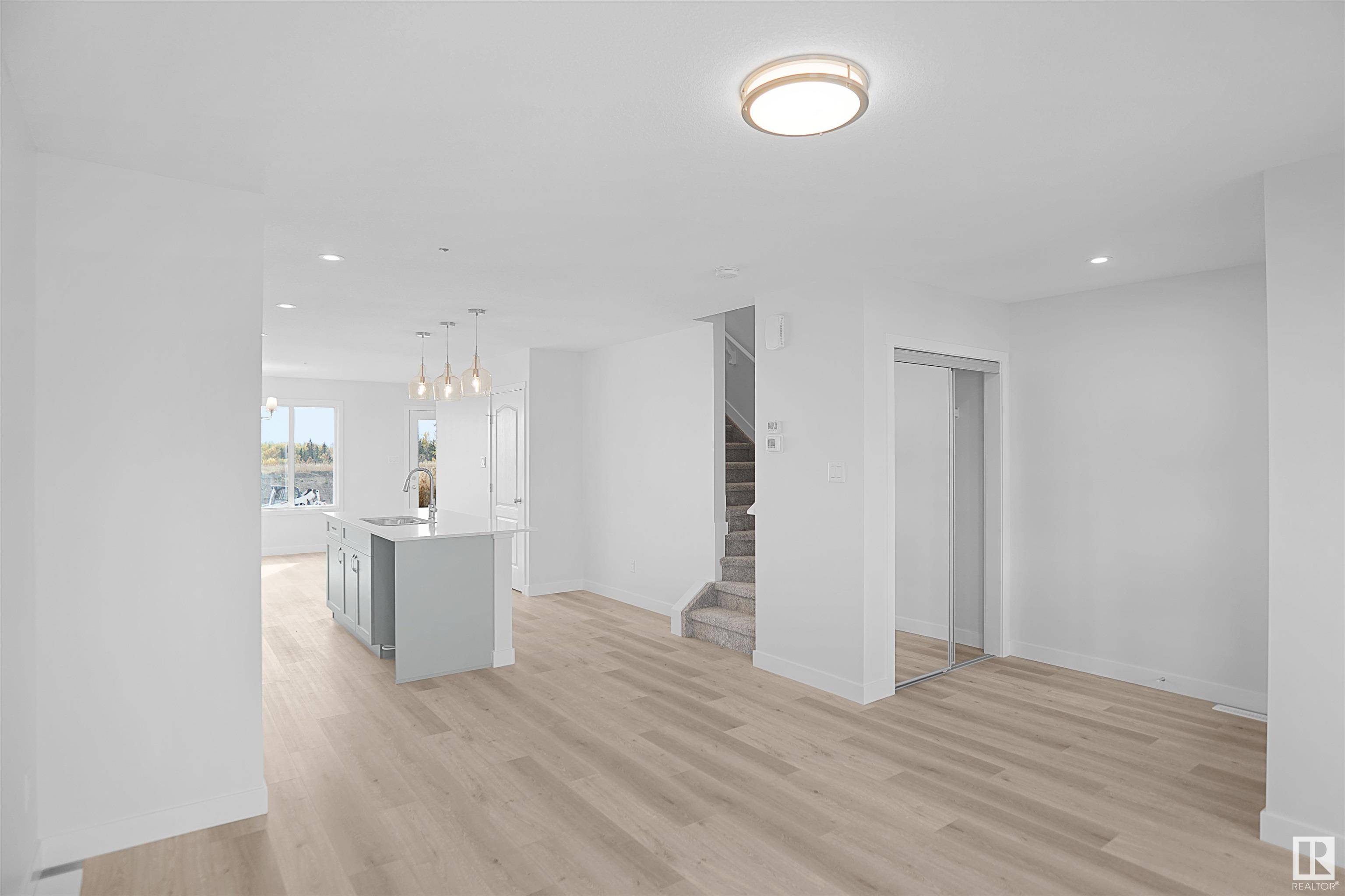 Edmonton, AB T6W 4J9,4517 Kinsella LI SW