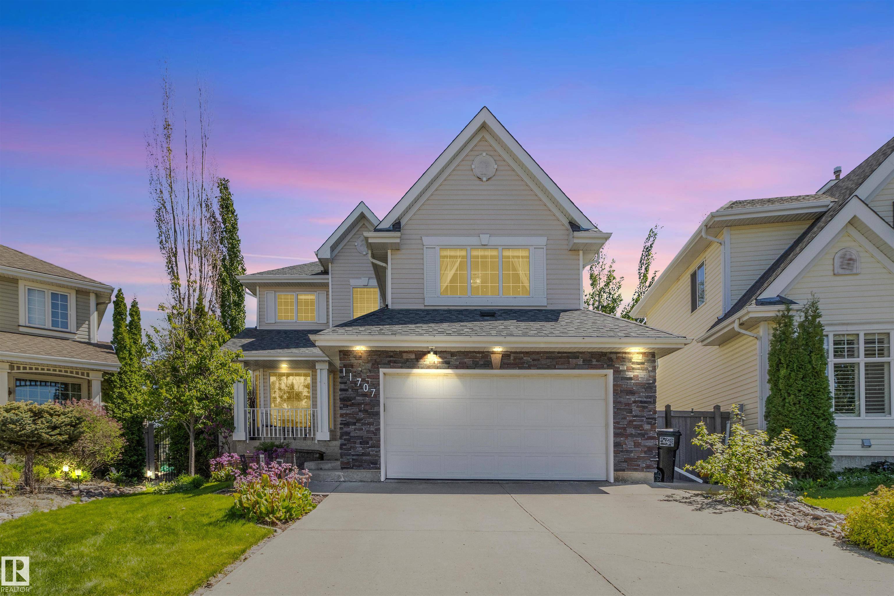 Edmonton, AB T6J 7G1,11707 13 AV NW NW