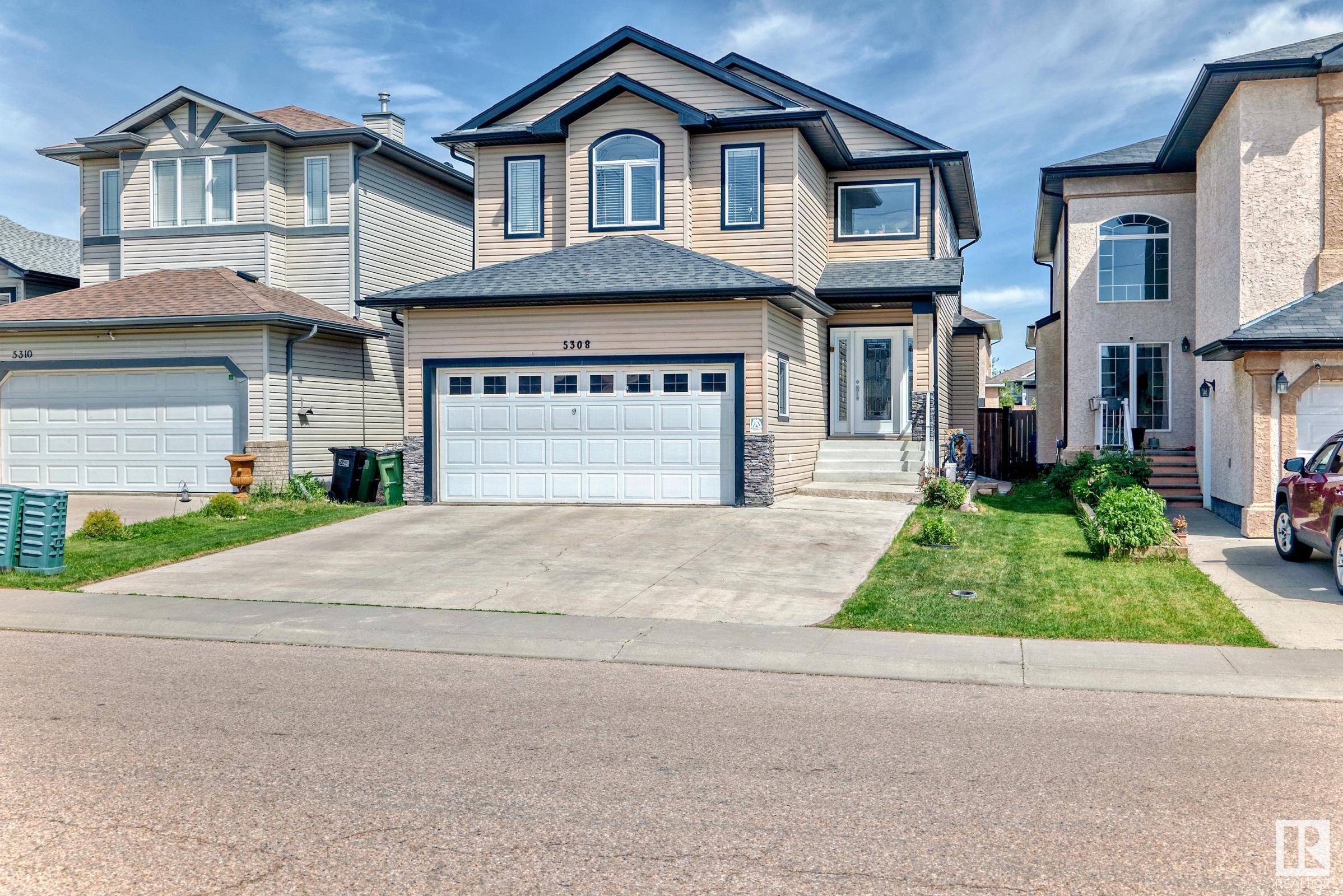 Edmonton, AB T5Y 0H4,5308 164 AV NW