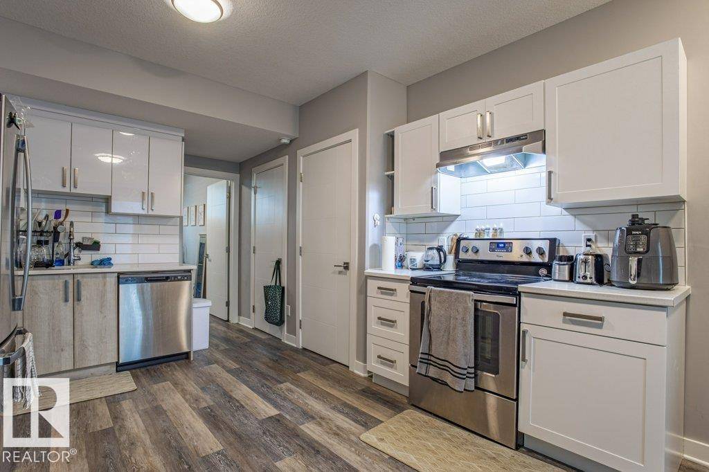 Edmonton, AB T6C 0W8,8956 81 AV NW