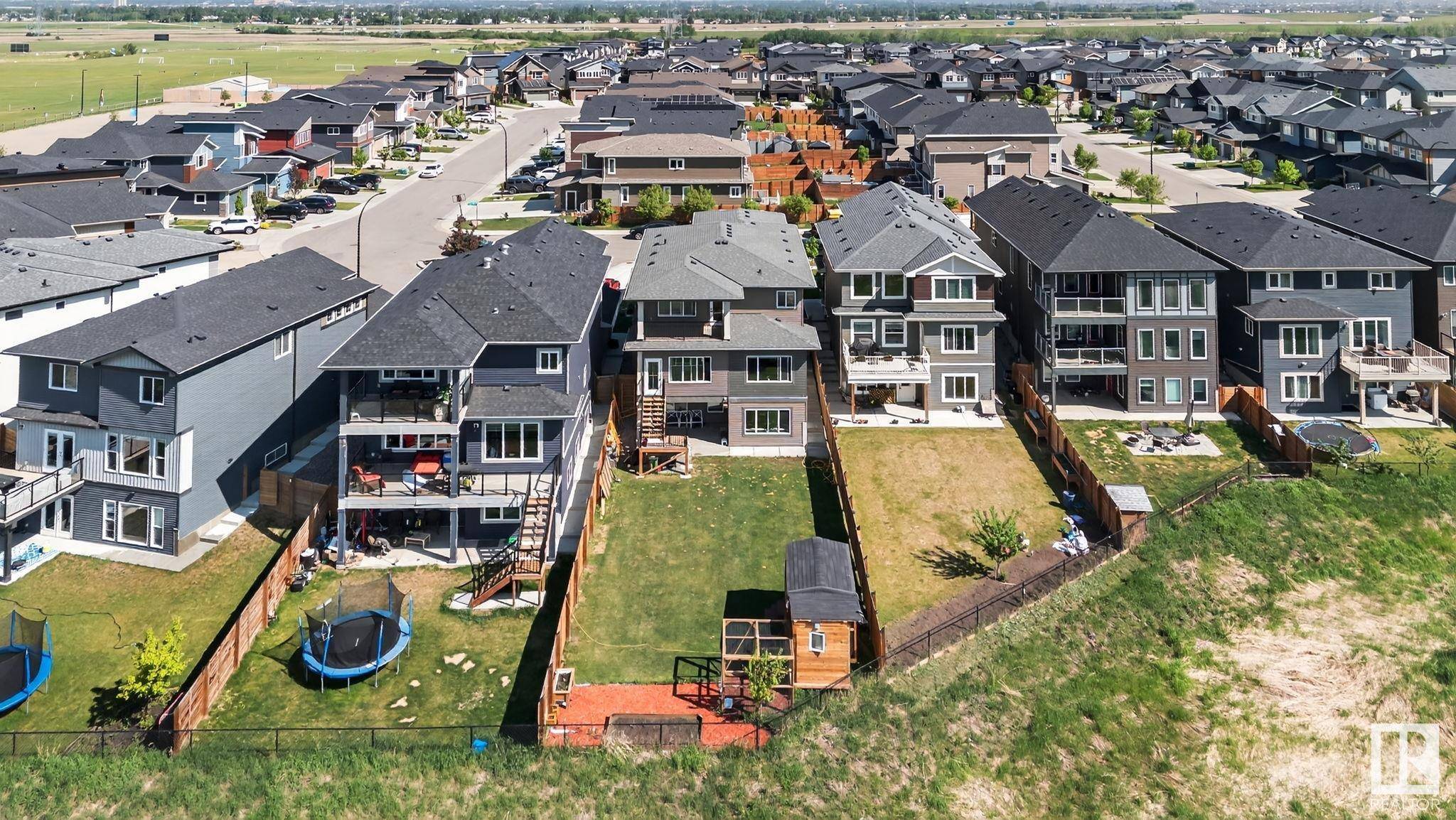 Edmonton, AB T6X 2J2,4119 7 AV SW