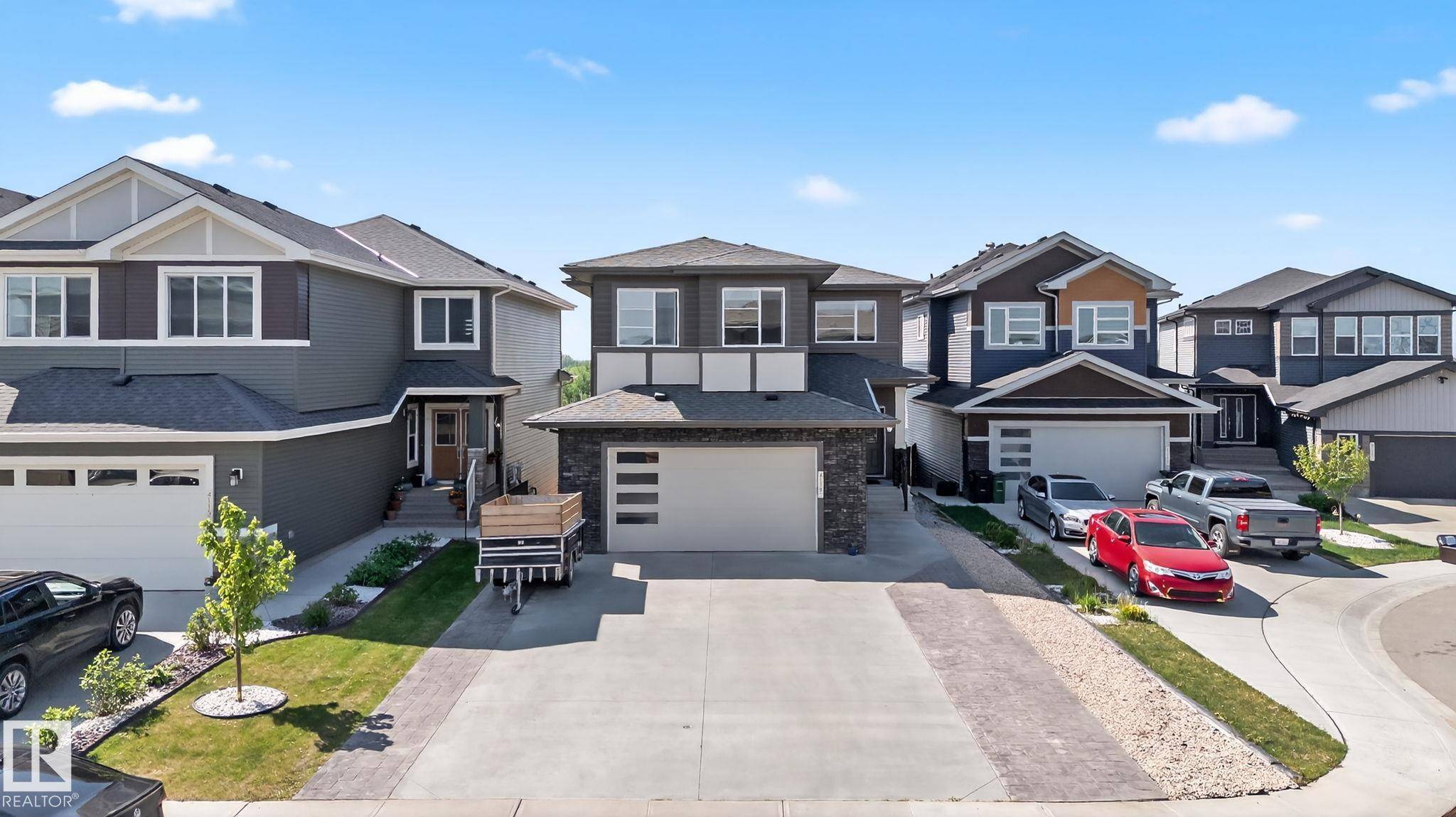 Edmonton, AB T6X 2J2,4119 7 AV SW