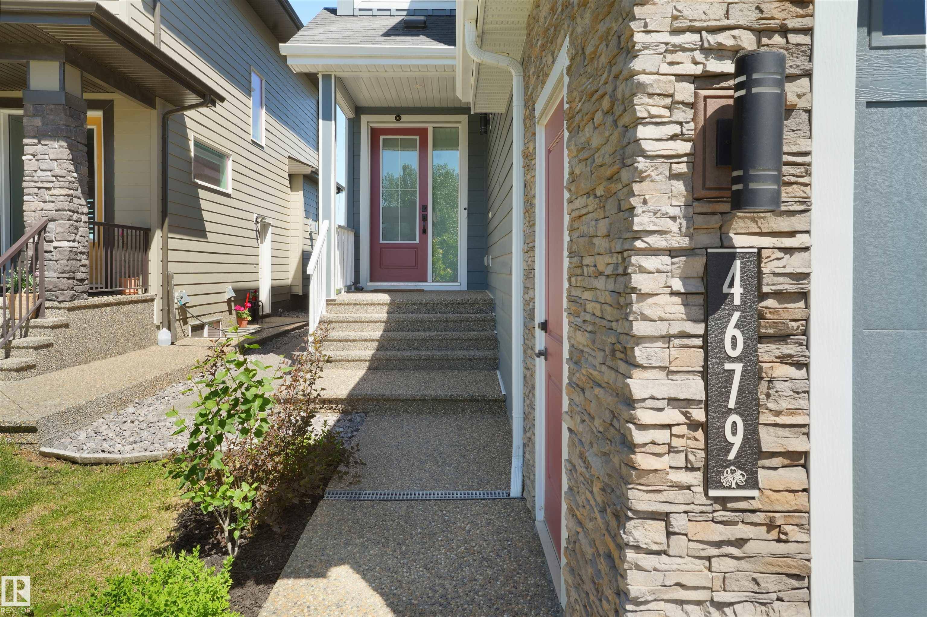 Edmonton, AB T6W 4A7,4679 CHEGWIN WD SW