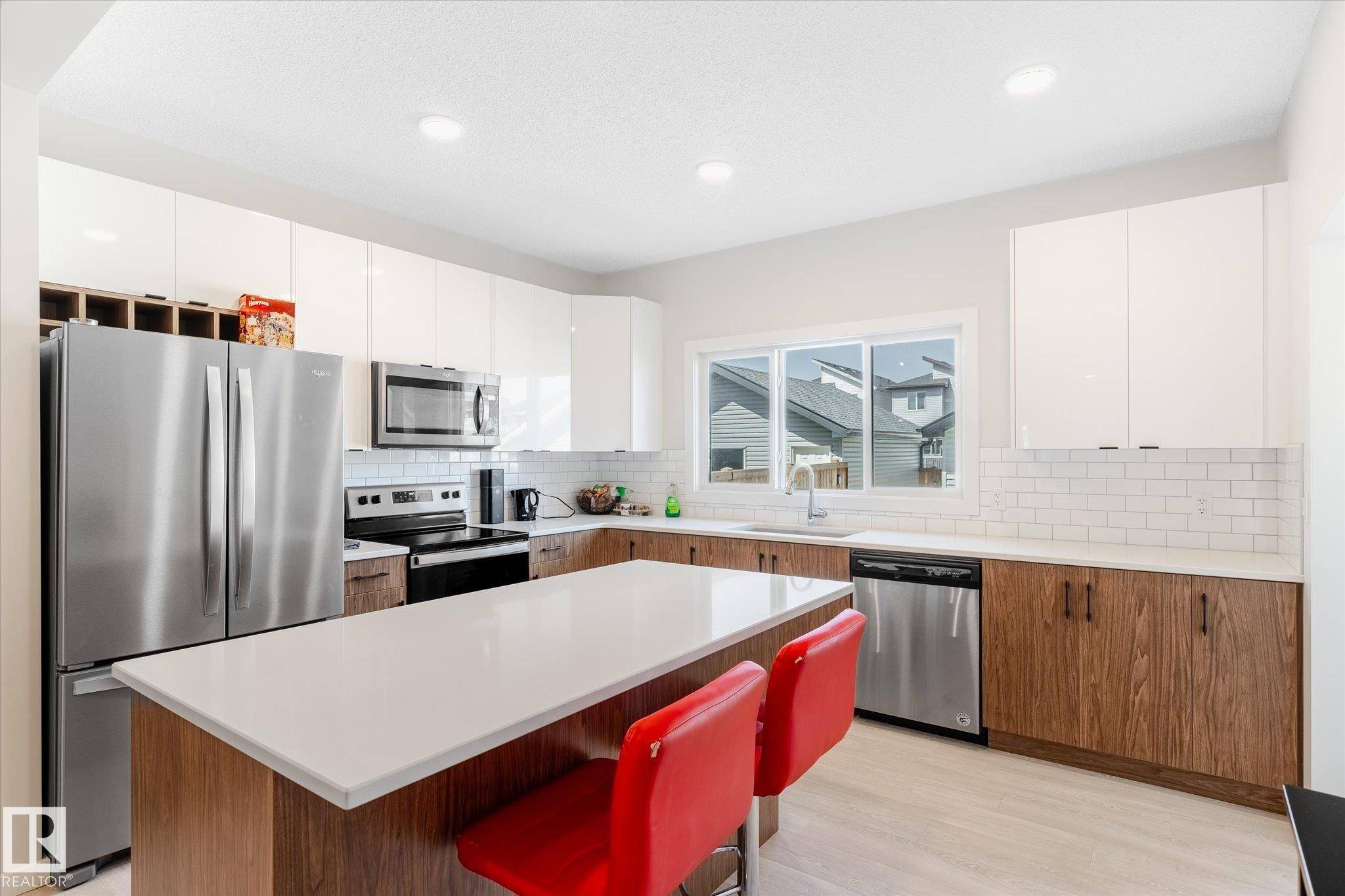 Edmonton, AB T6W 4X7,1940 159 ST SW