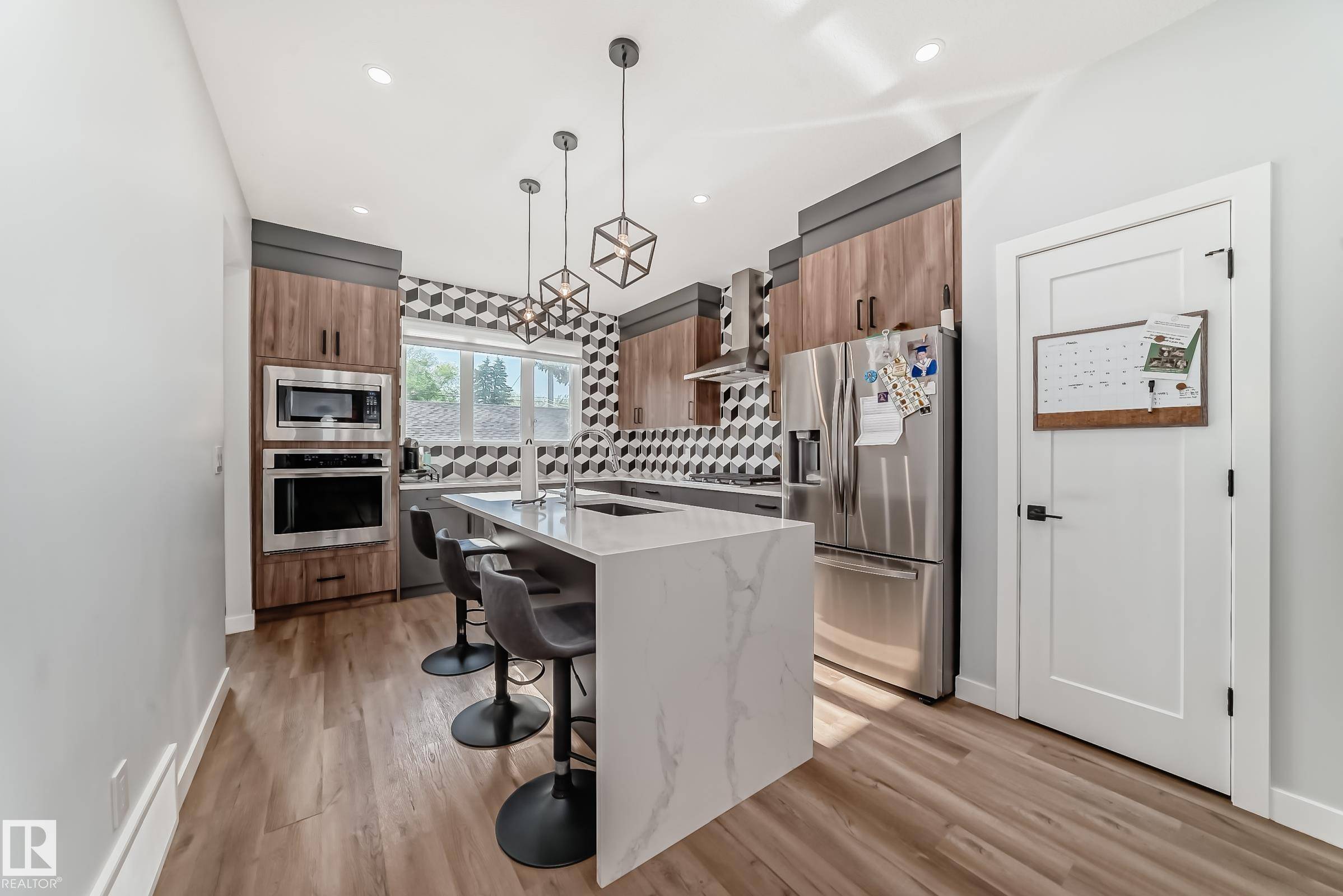 Edmonton, AB T6A 3L4,10626 81 ST NW