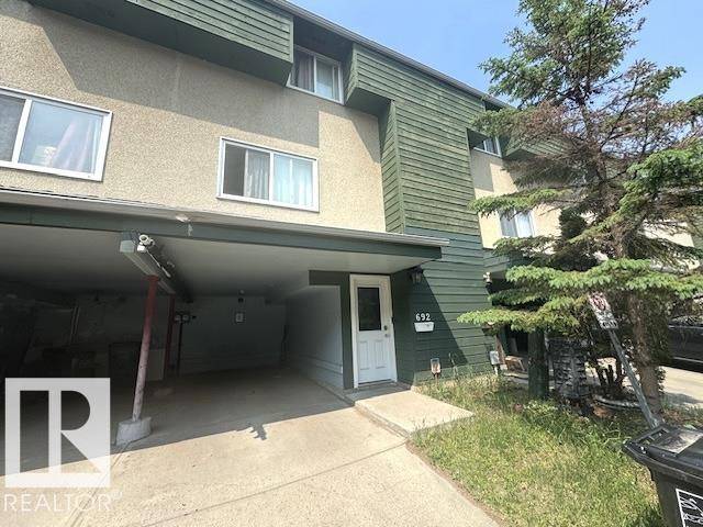 Edmonton, AB T5W 4R4,692 ABBOTTSFIELD RD NW