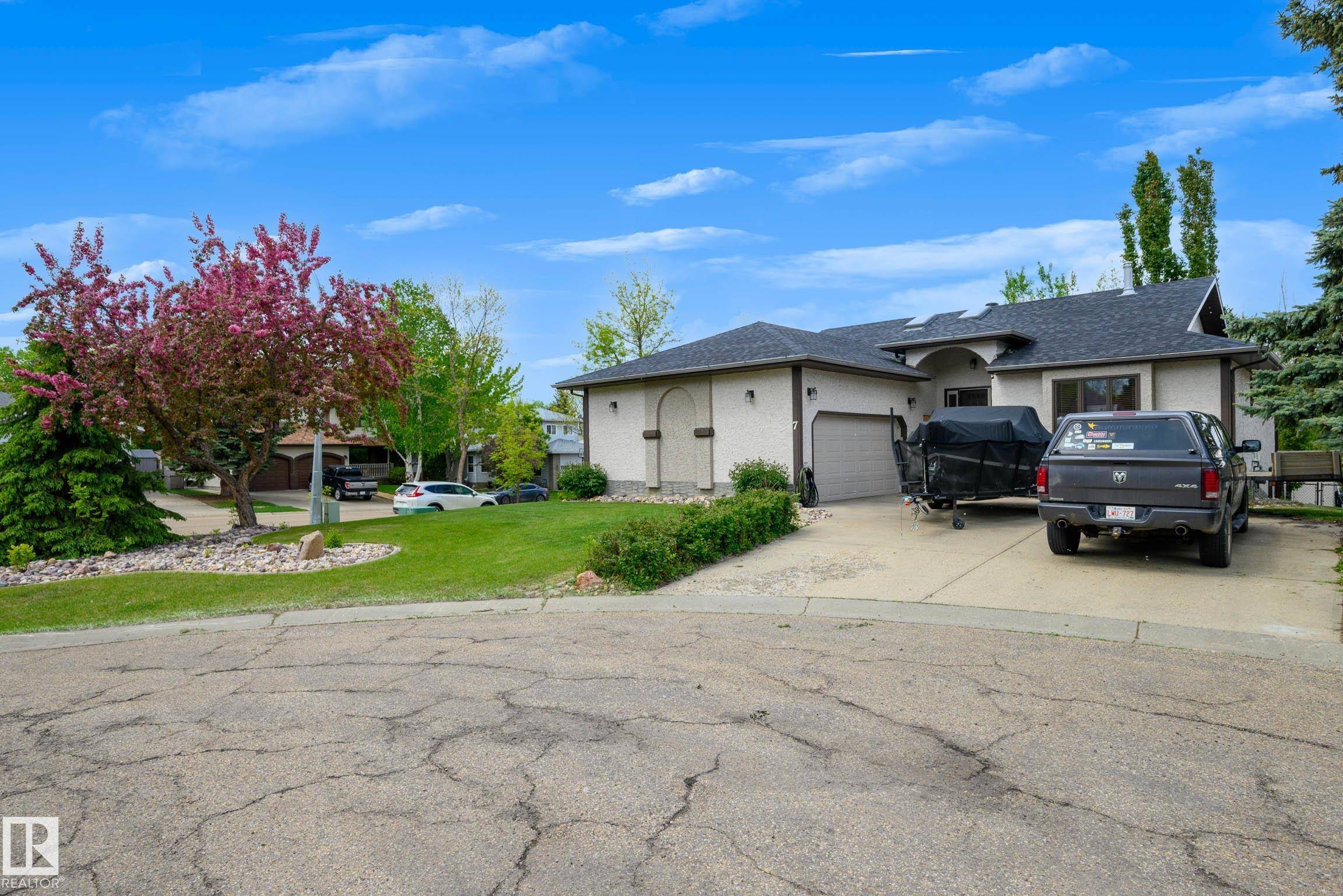 Spruce Grove, AB T7X 3C1,7 FIELDSTONE CV