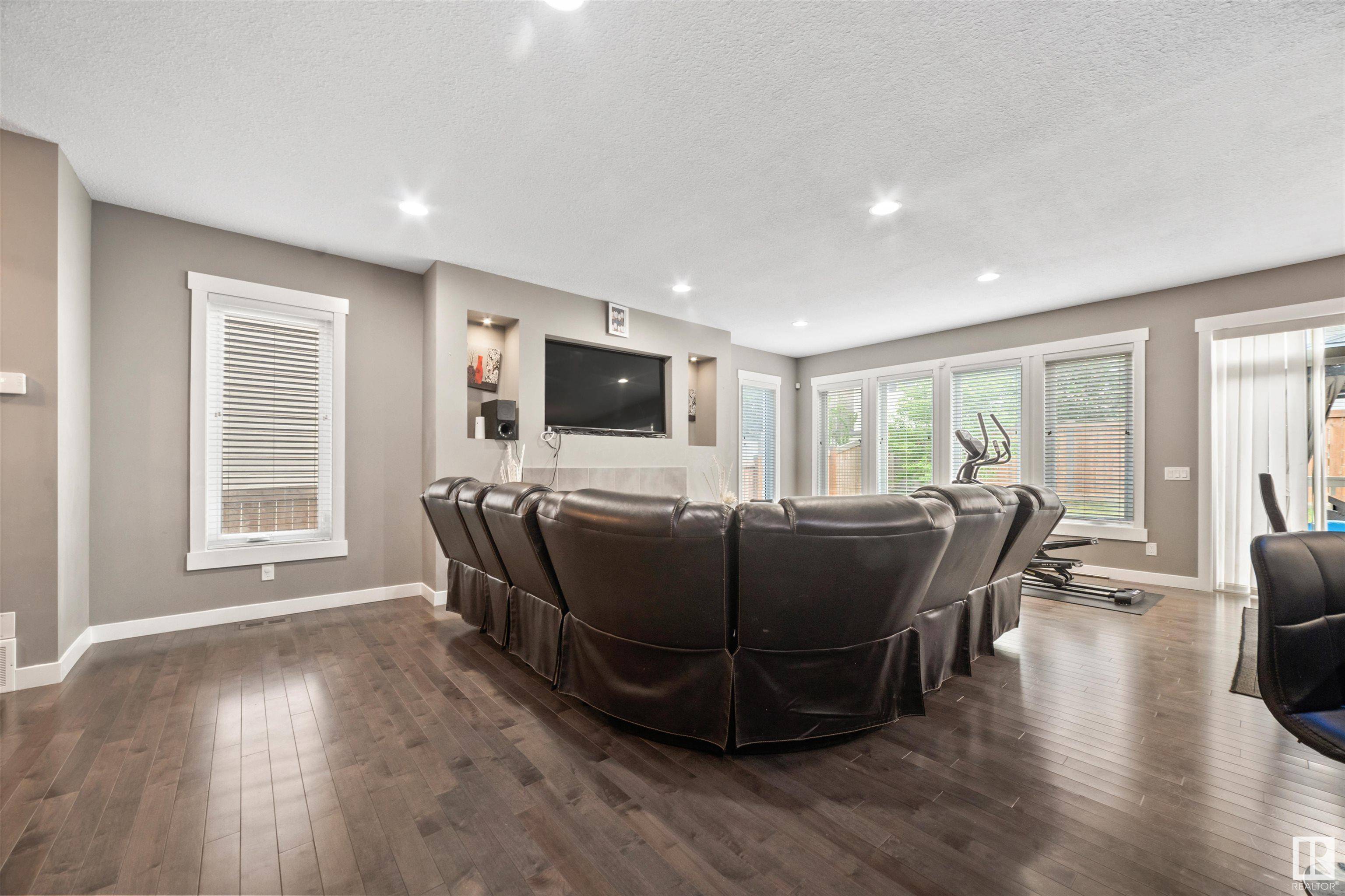 Edmonton, AB T5T 4V6,20641 97A AV NW