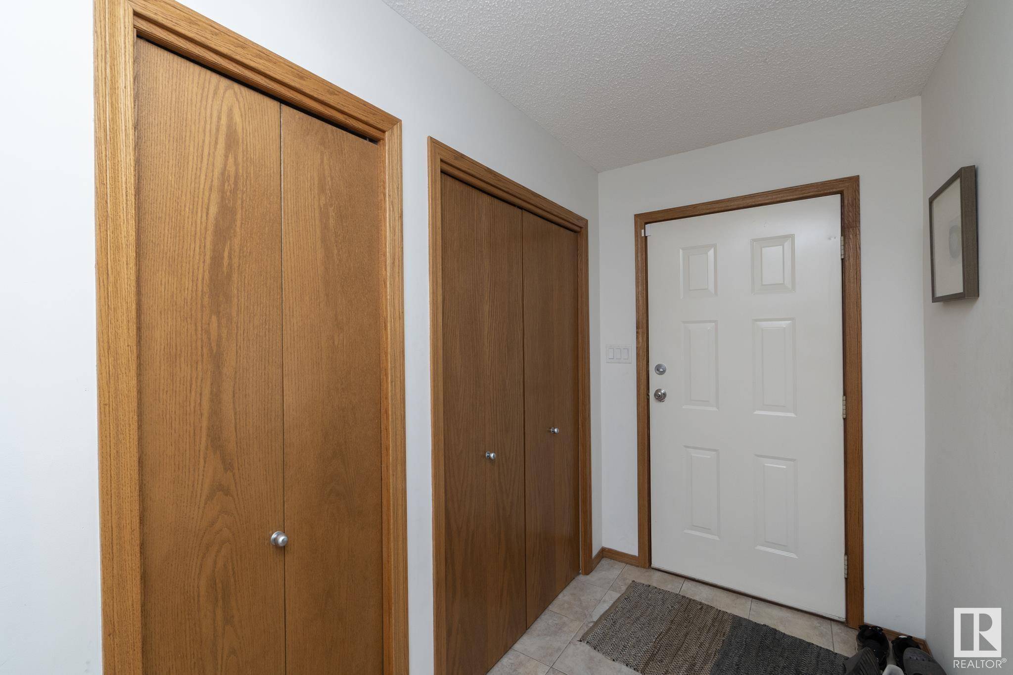 Edmonton, AB T6J 3Y6,11138 30 AV NW