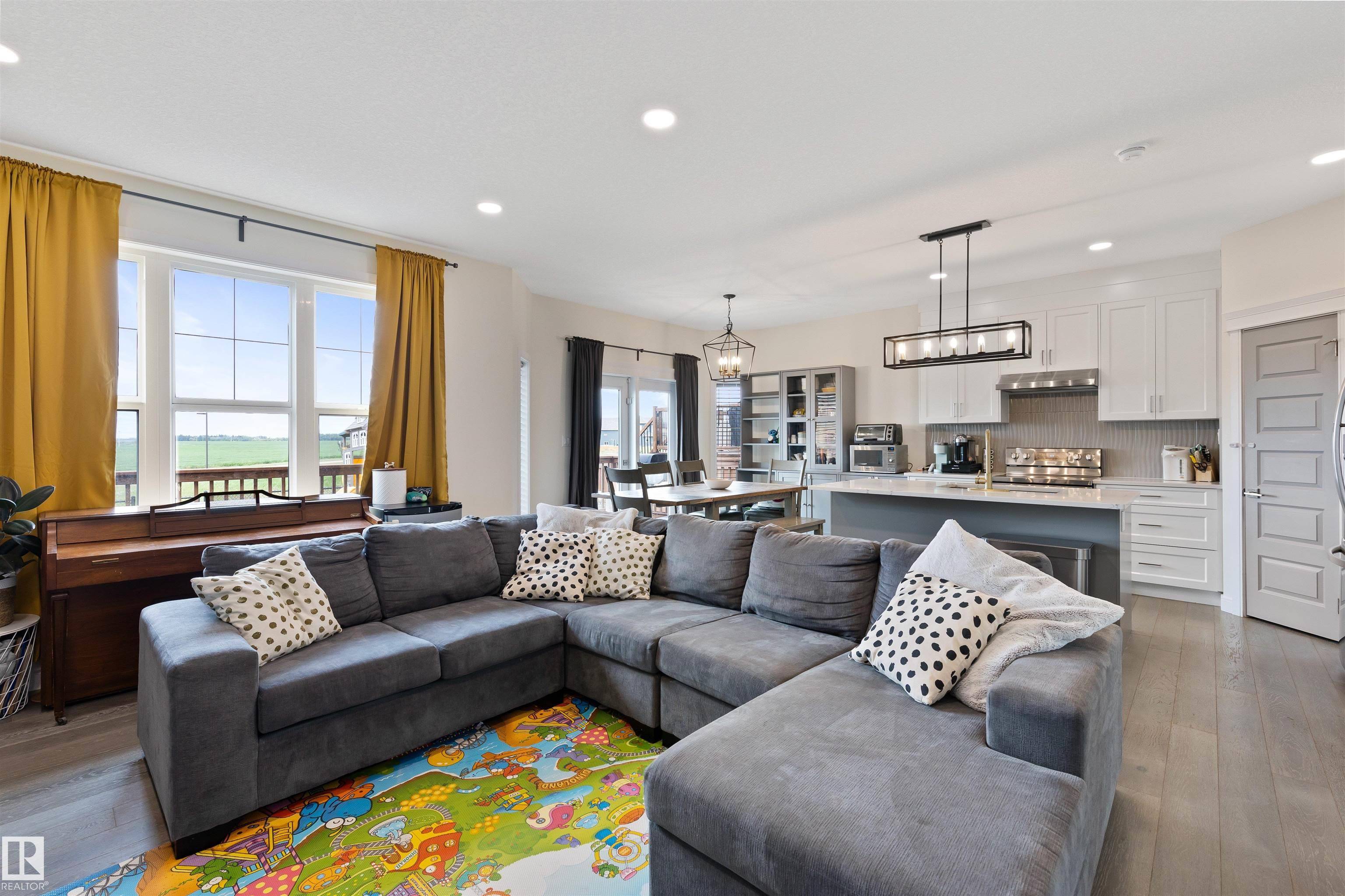 Morinville, AB T8R 2N5,10621 96 ST