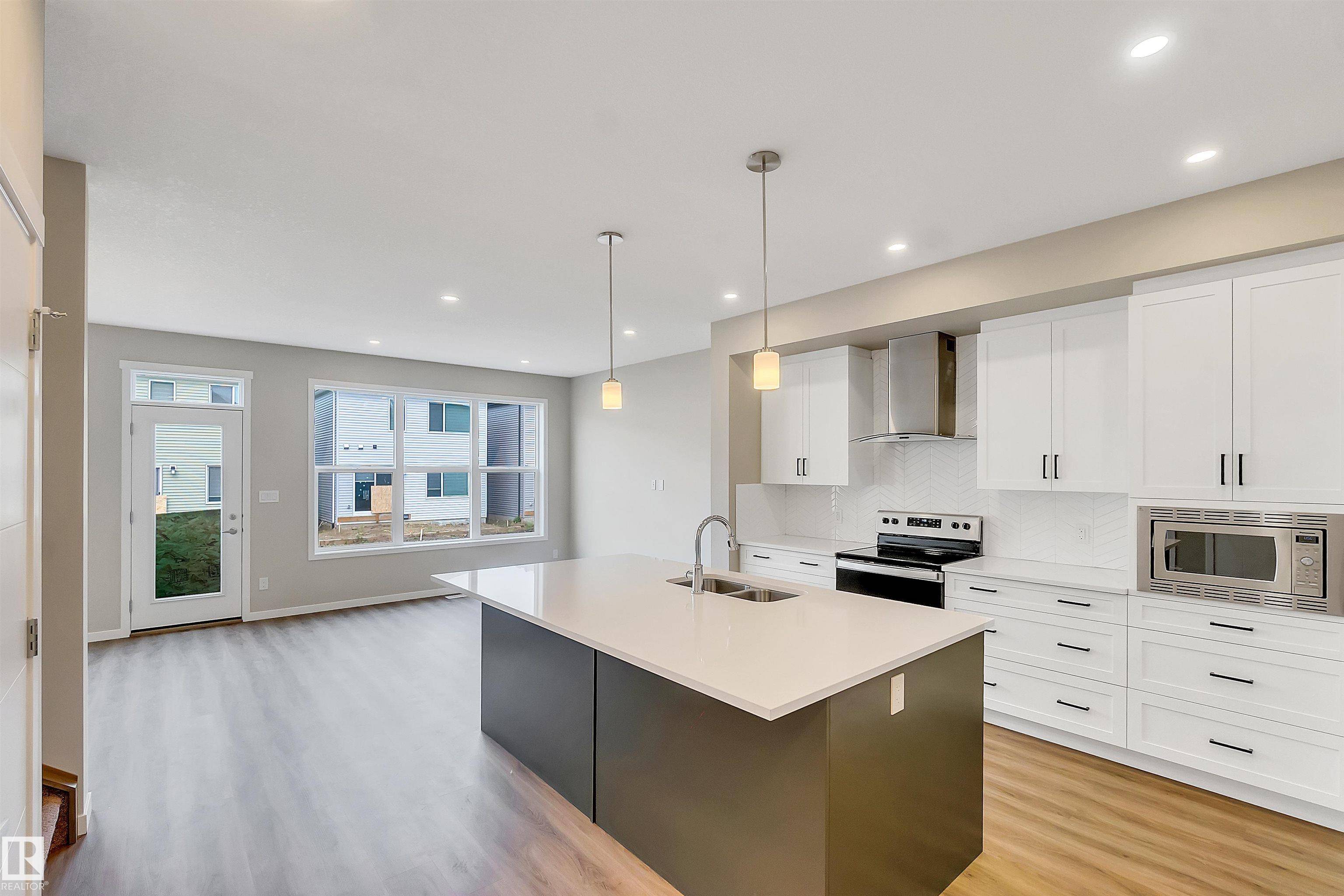 Edmonton, AB T6T 2P8,344 35 AV NW NW