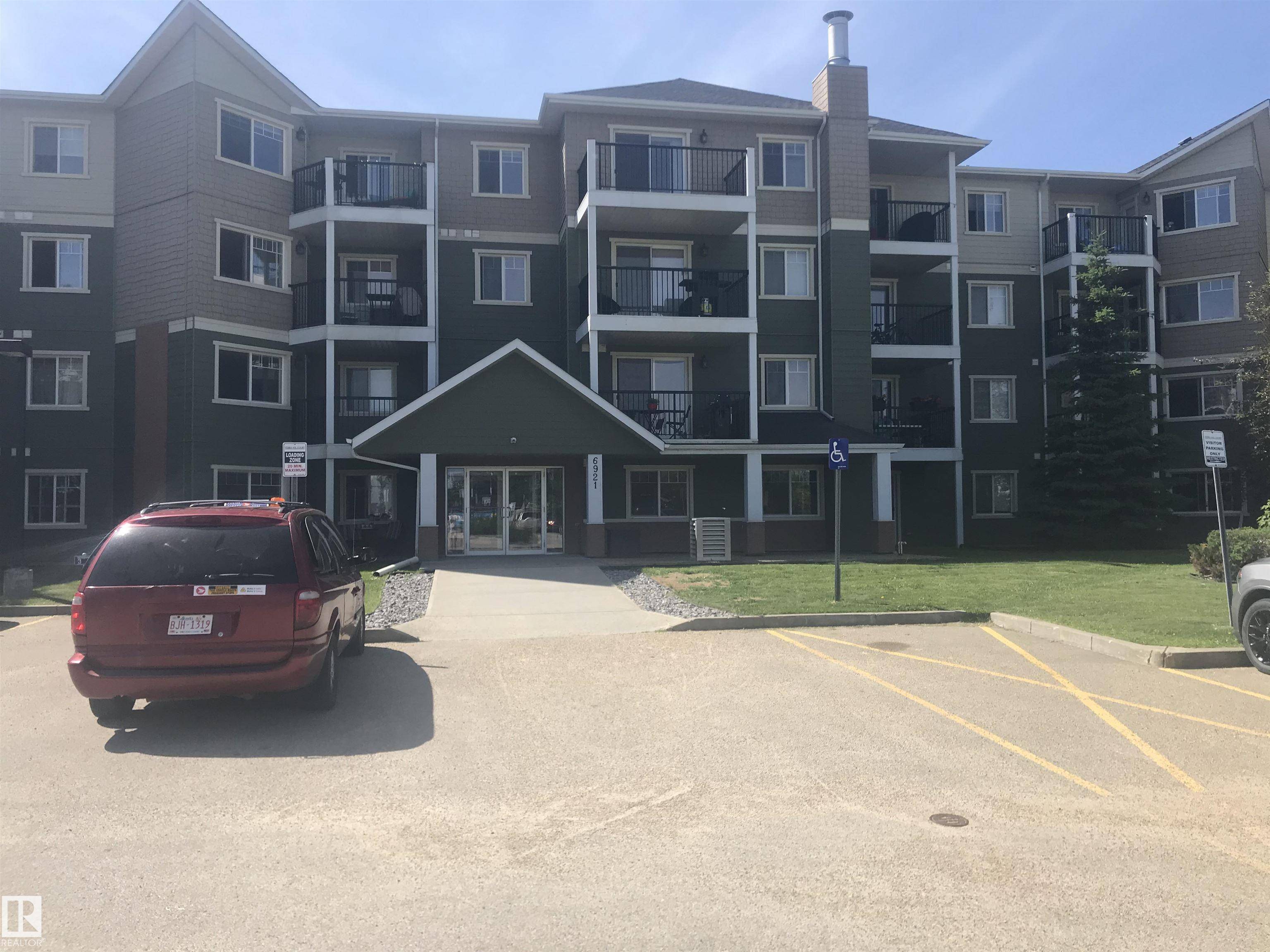 Edmonton, AB T5T 3X8,#103 6925 199 ST NW