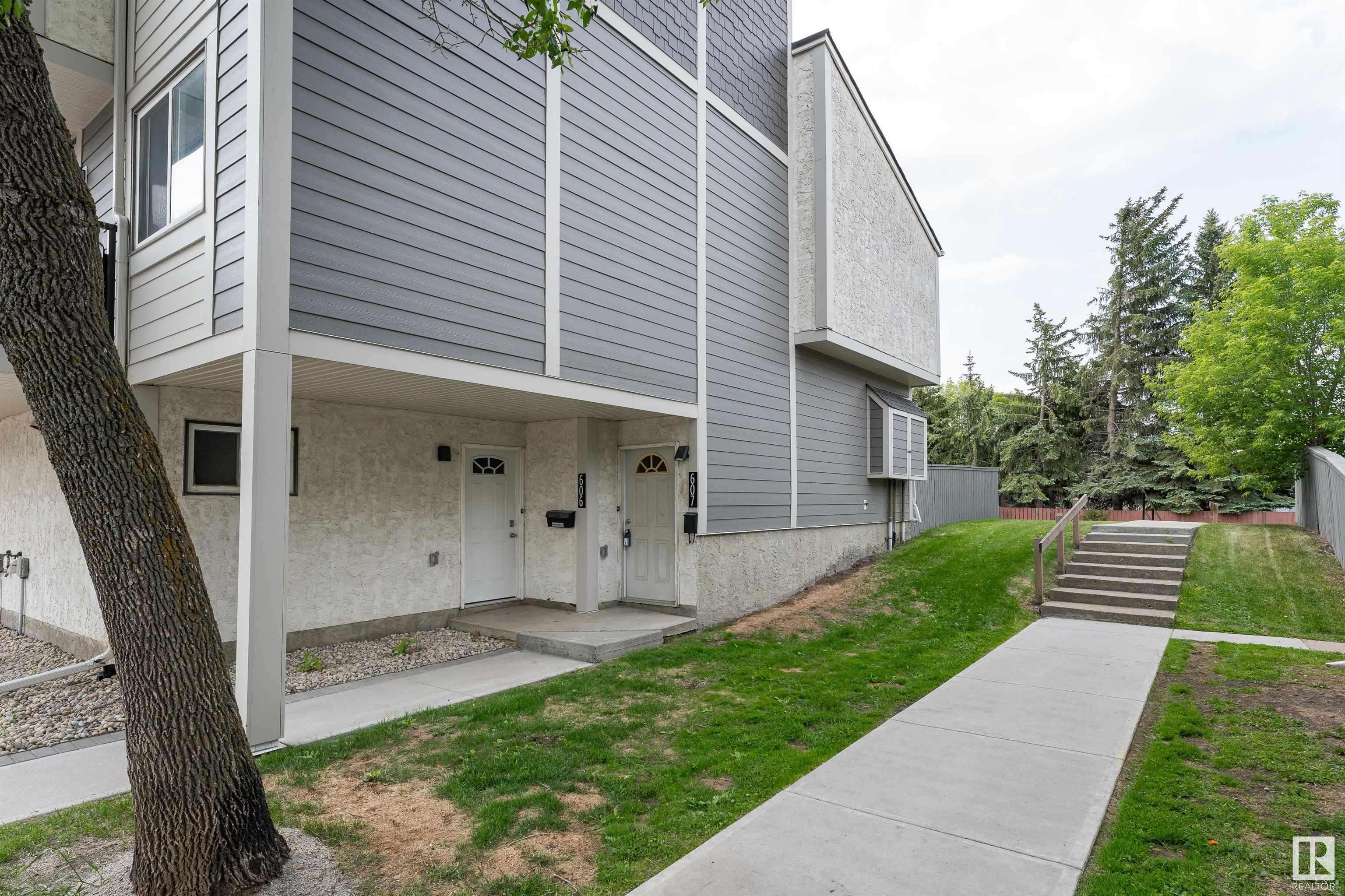 Edmonton, AB T5T 2K7,607 WILLOW CO NW