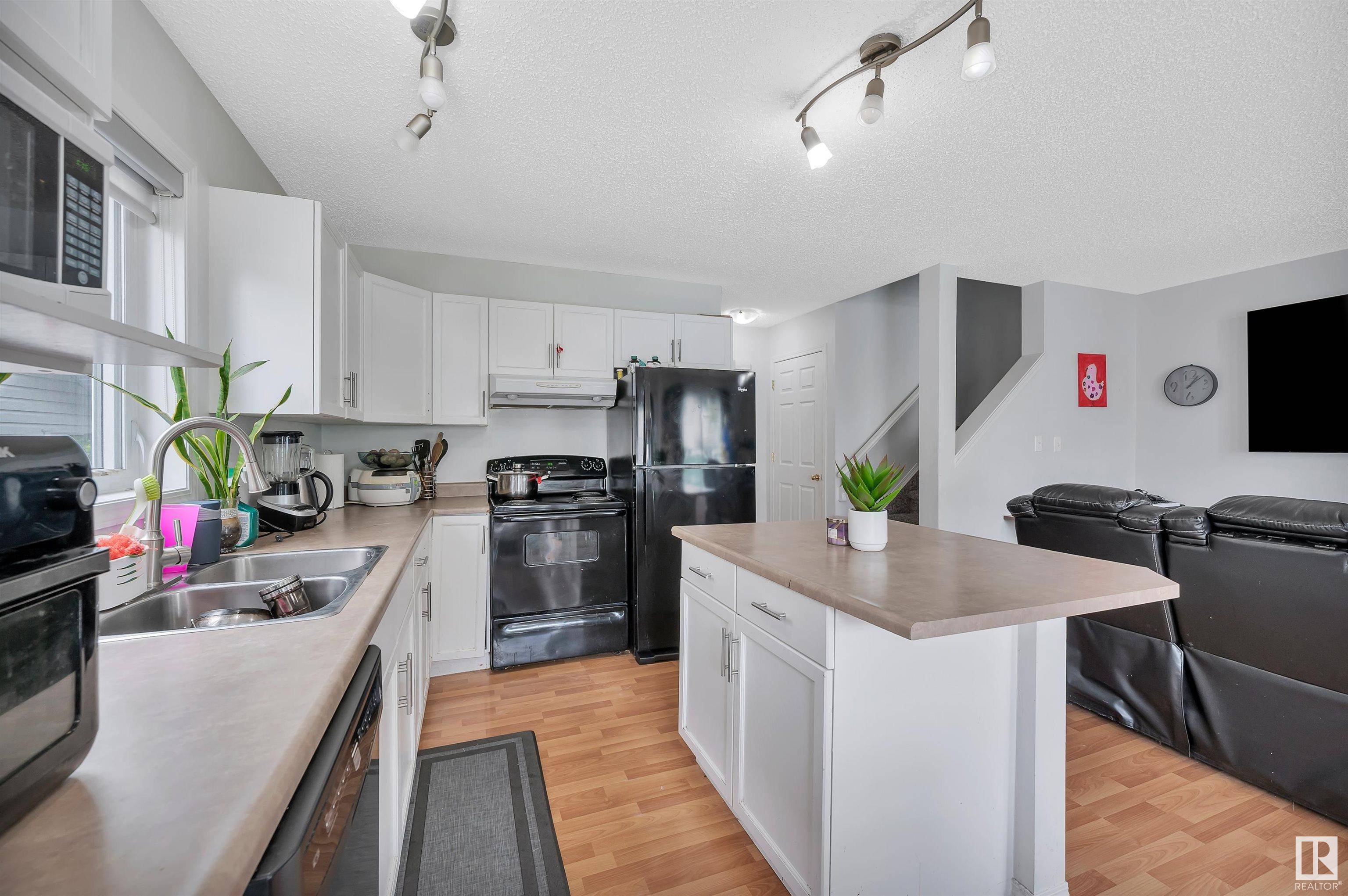 Sherwood Park, AB T8H 2W4,#76 115 CHESTERMERE DR