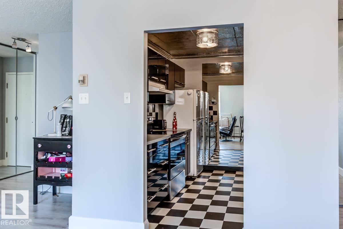 Edmonton, AB T5K 2N3,#302 9916 113 ST NW
