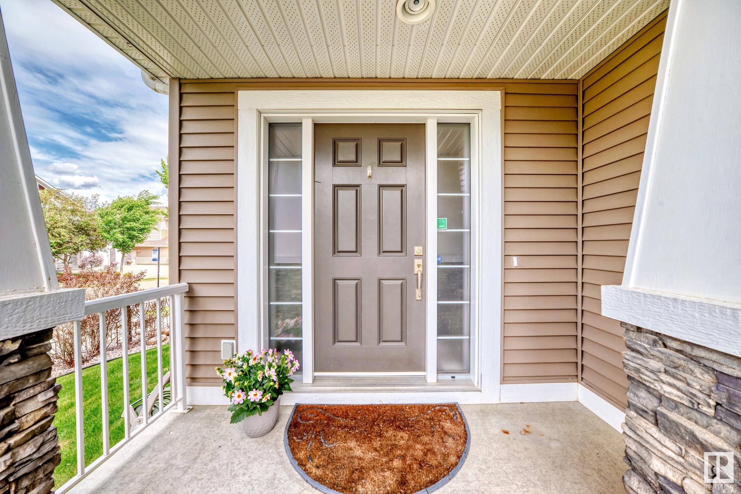 Edmonton, AB T6M 0G9,4919 213 ST NW NW