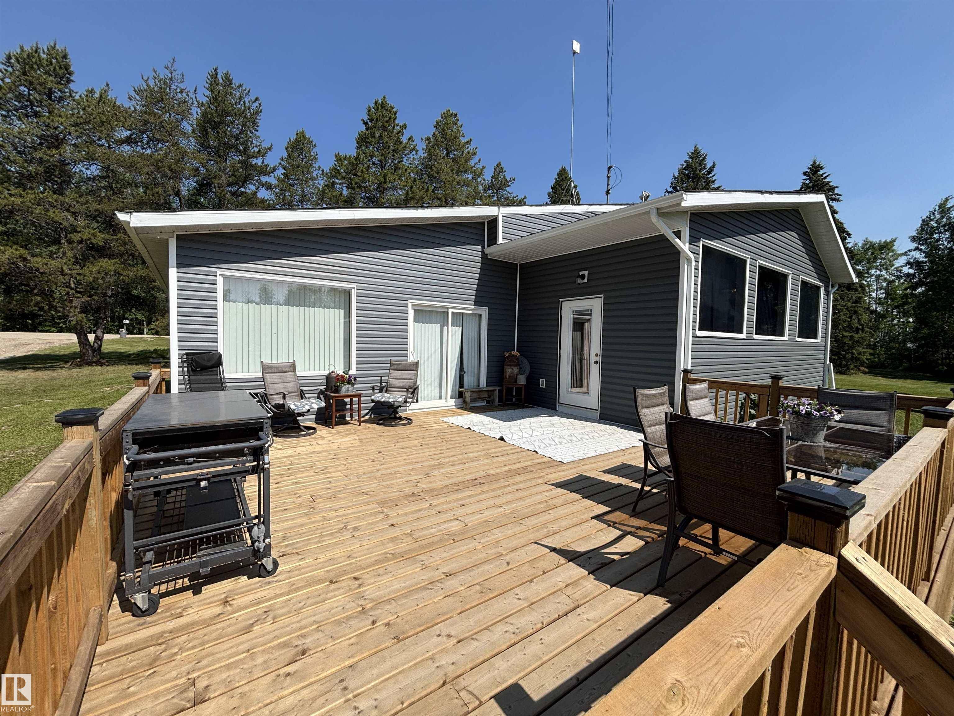 Rural Lac Ste. Anne County, AB T0E 0L0,6209 HWY 633