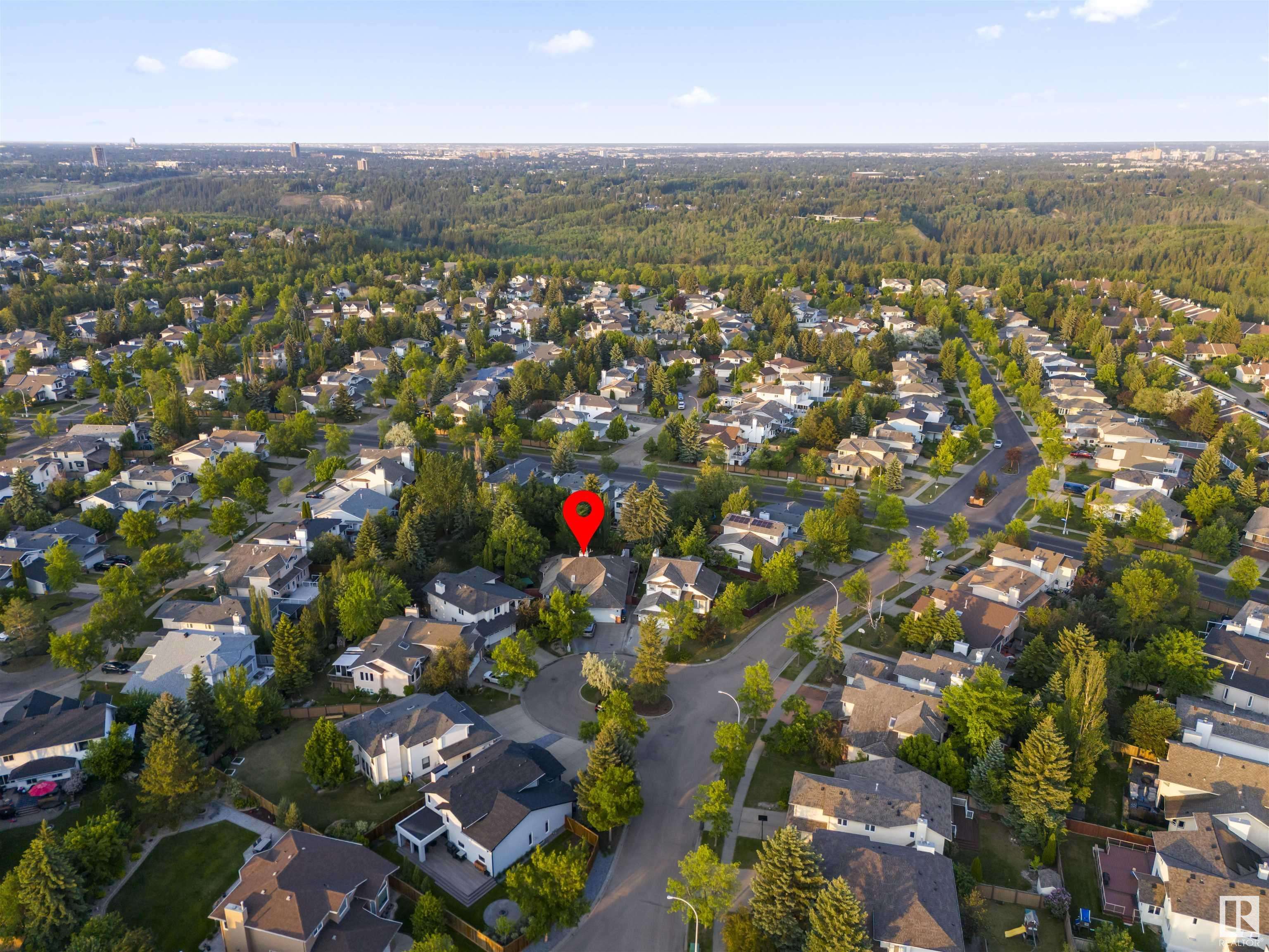Edmonton, AB T6R 1Z7,604 BURGESS CL NW
