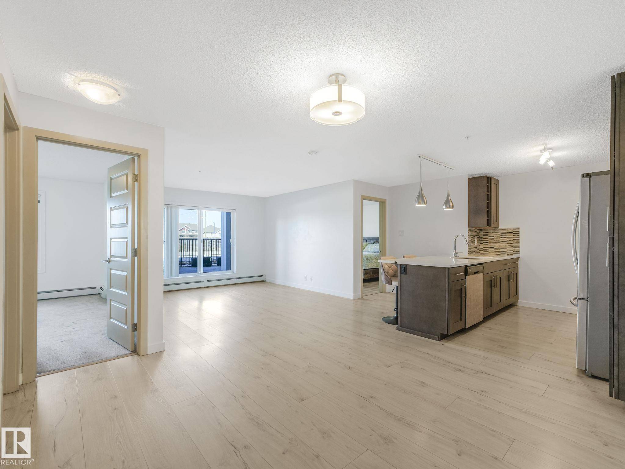 Edmonton, AB T6X 2E5,#120 4008 SAVARYN DR SW