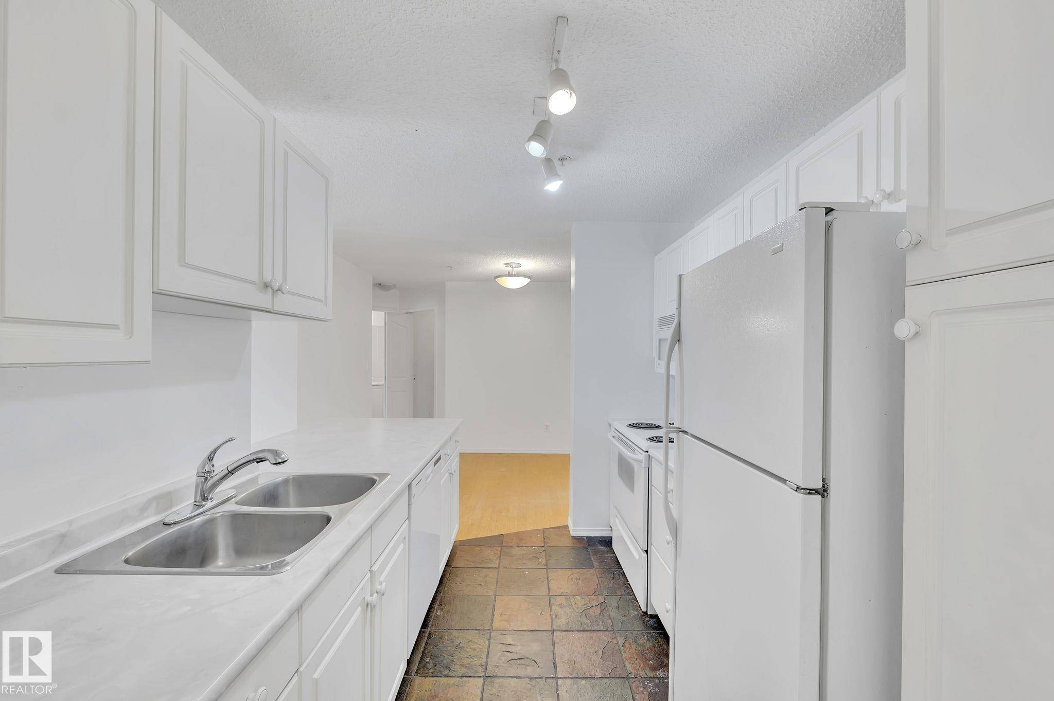 Edmonton, AB T5T 6M4,#317 17459 98A AV NW