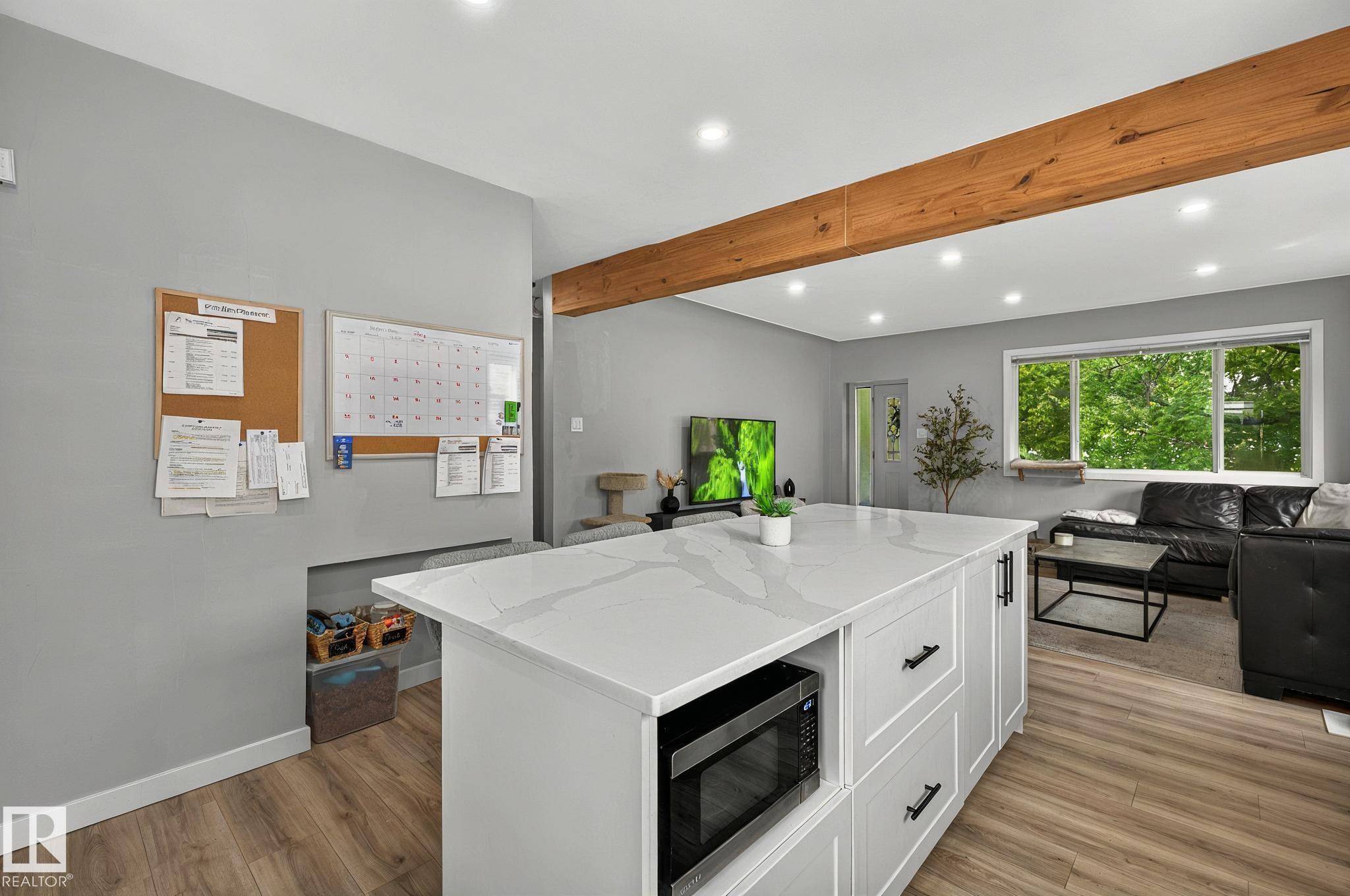 Edmonton, AB T5L 0X8,12714 126 ST NW