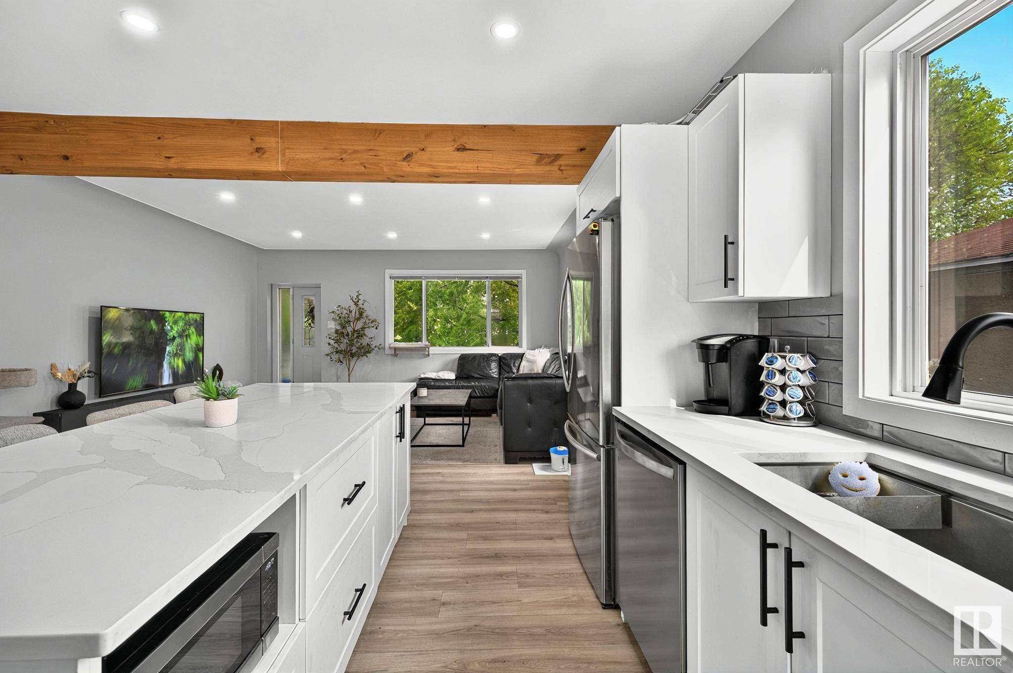 Edmonton, AB T5L 0X8,12714 126 ST NW