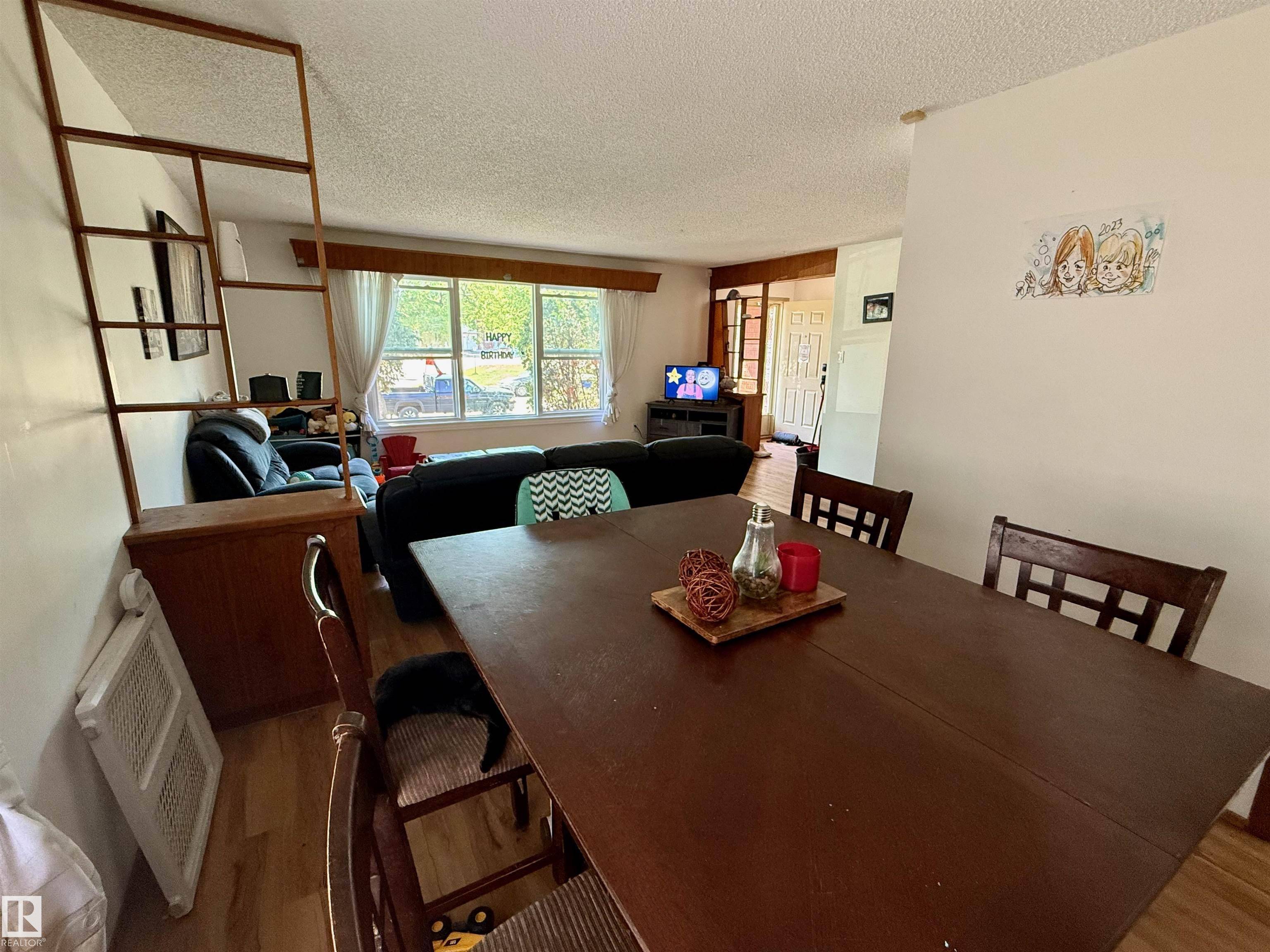 Edmonton, AB T5G 2E9,11615 102 ST NW