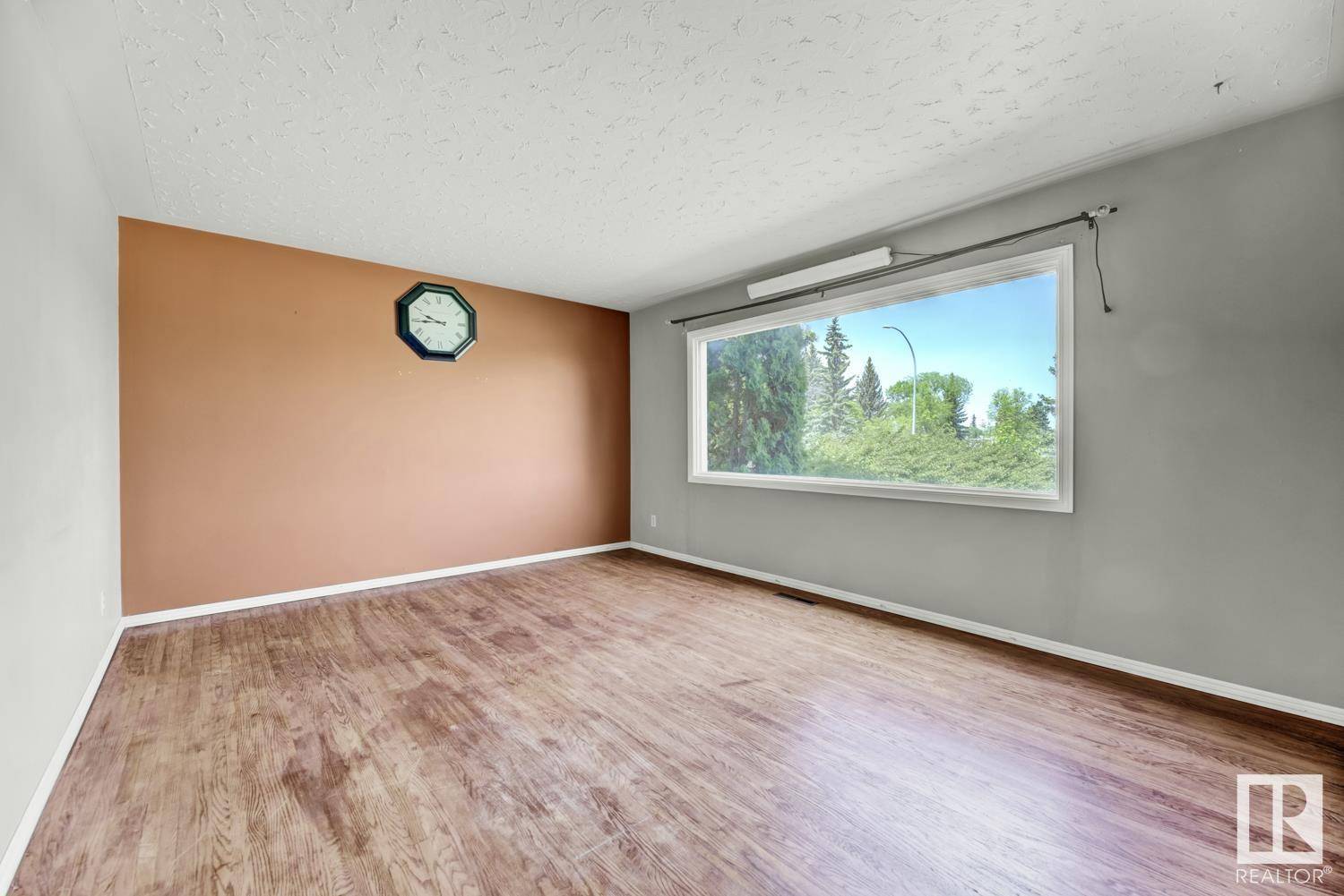 Edmonton, AB T5L 4M6,12103 134B AV NW