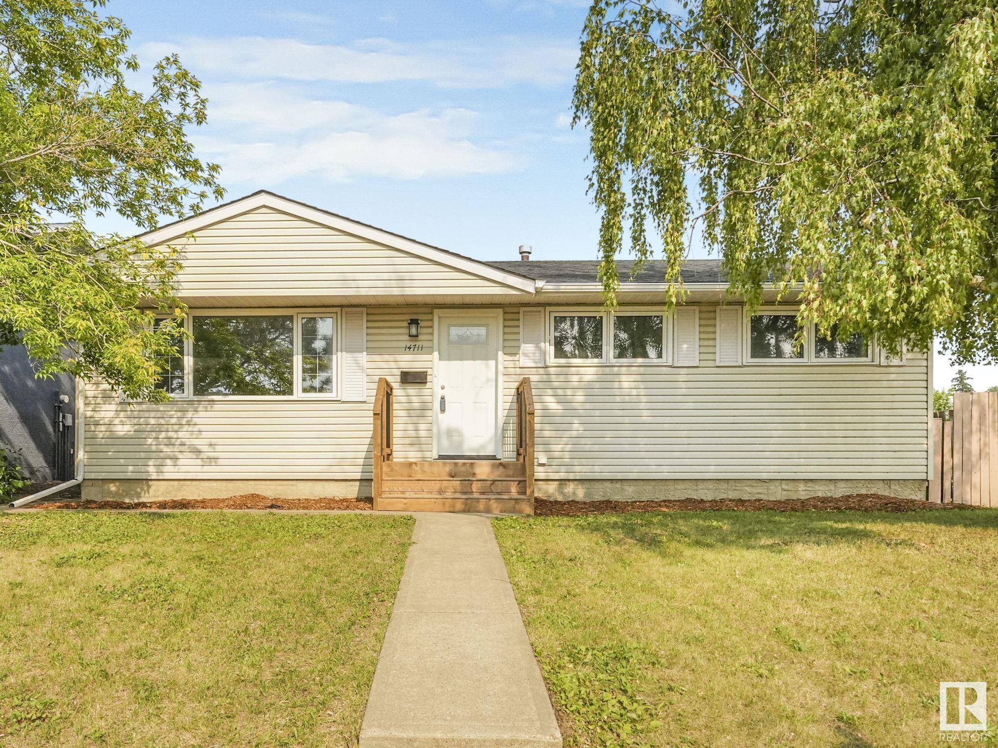 Edmonton, AB T5C 0V7,14711 73 ST NW