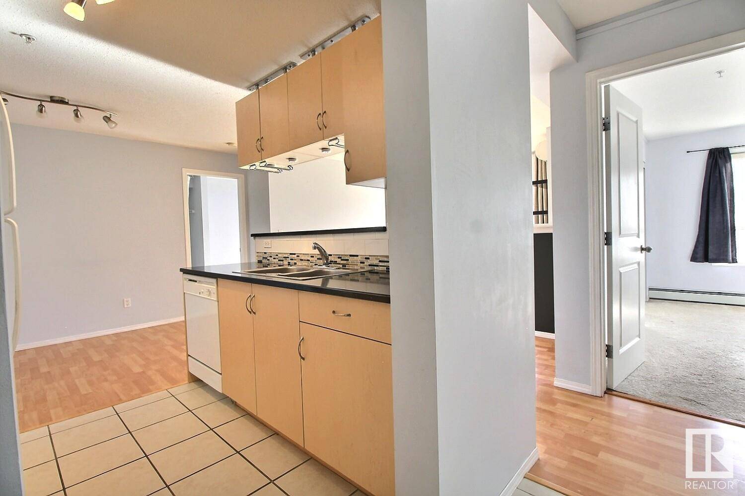 Edmonton, AB T5T 6Y7,#302 17003 67 AV NW