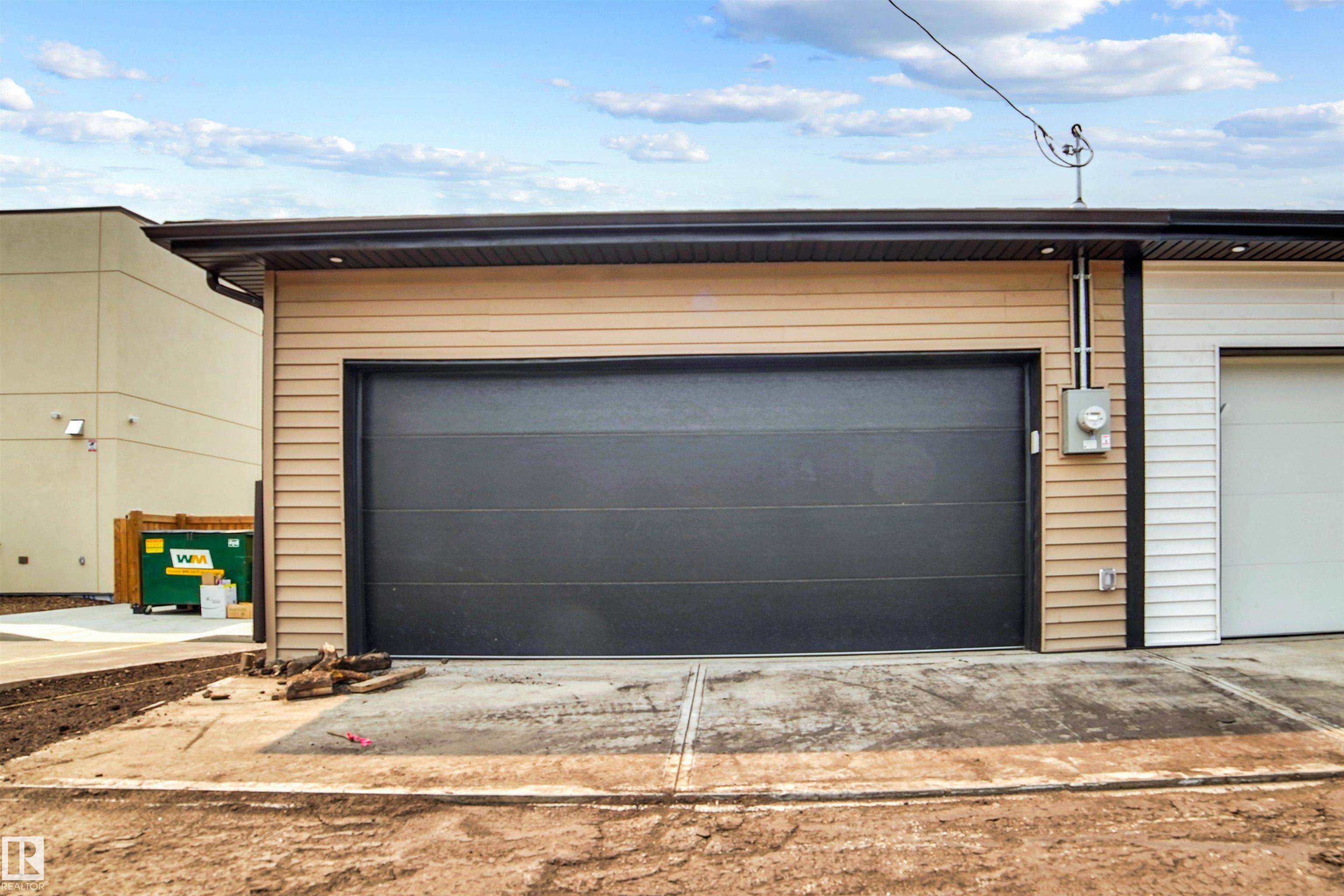 Edmonton, AB T5P 2L1,9811 155 ST NW