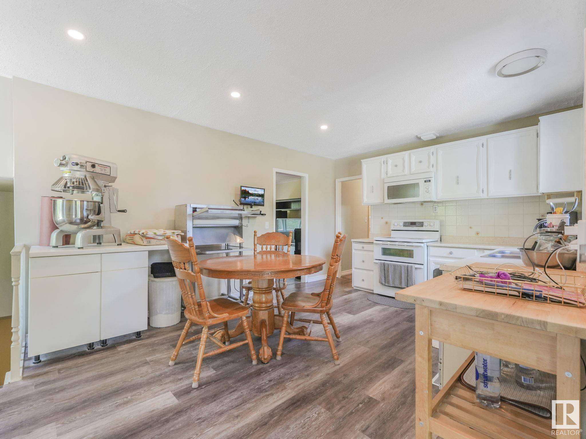 Rural Strathcona County, AB T8A 4S9,14 22322 Wye RD
